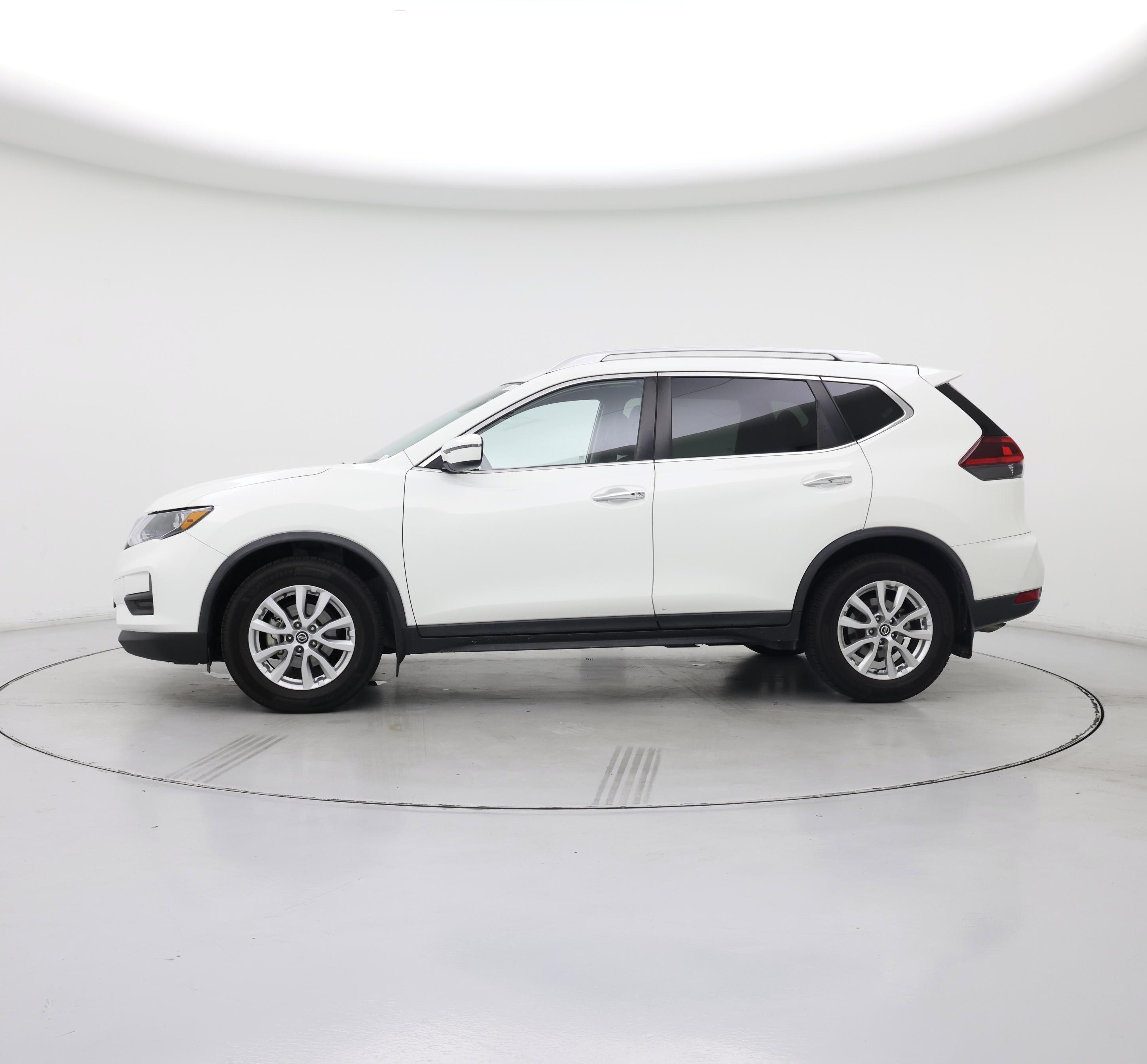 Thumbnail: 2019 Nissan Rogue - 3