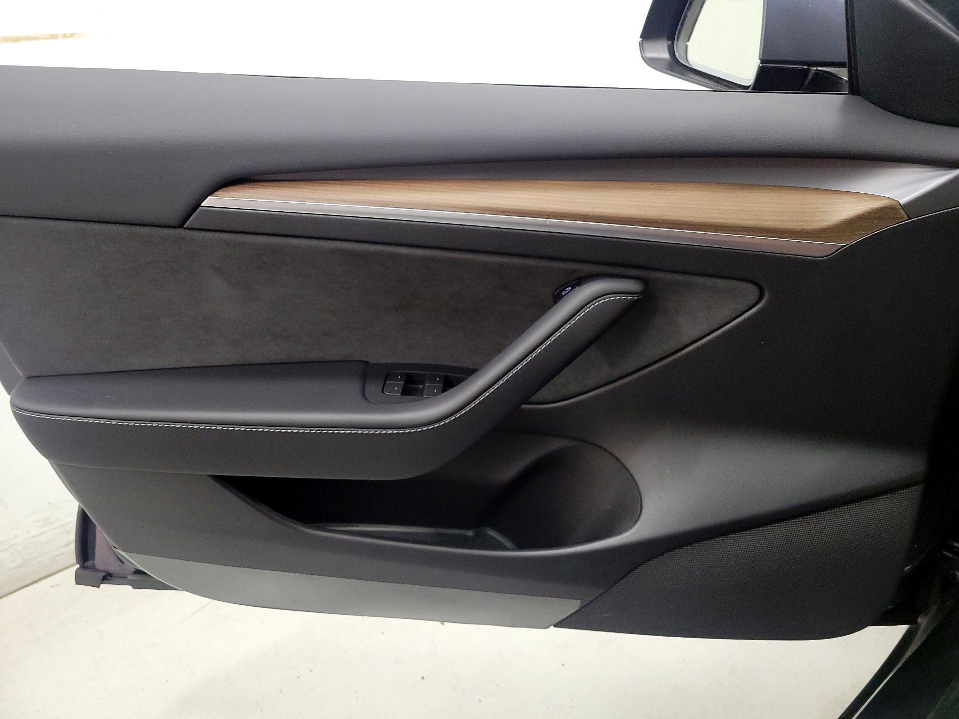 Thumbnail: 2022 Tesla Model 3 - 12
