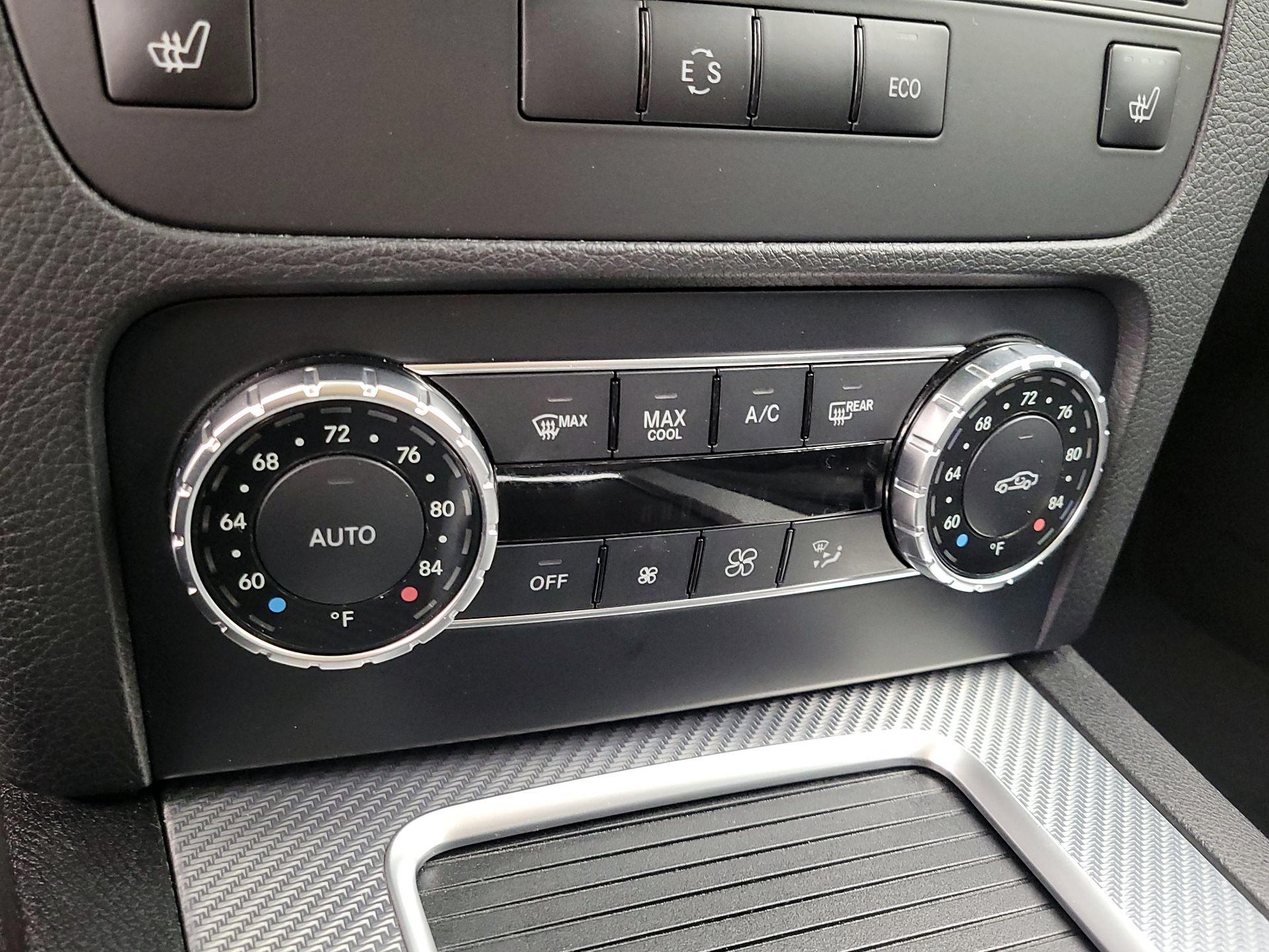 Thumbnail: 2015 Mercedes-Benz GLK - 17