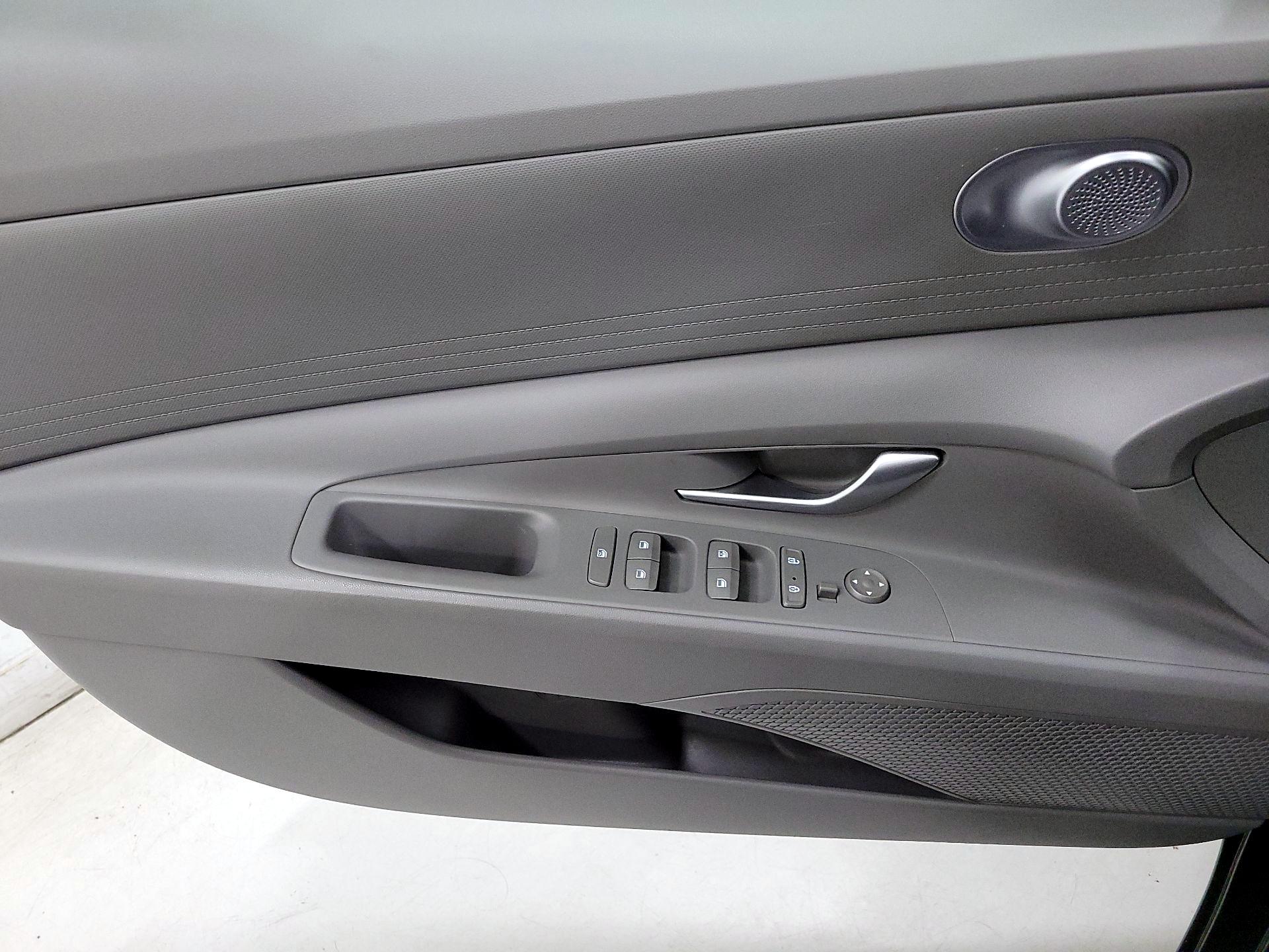 Thumbnail: 2023 Hyundai Elantra - 12