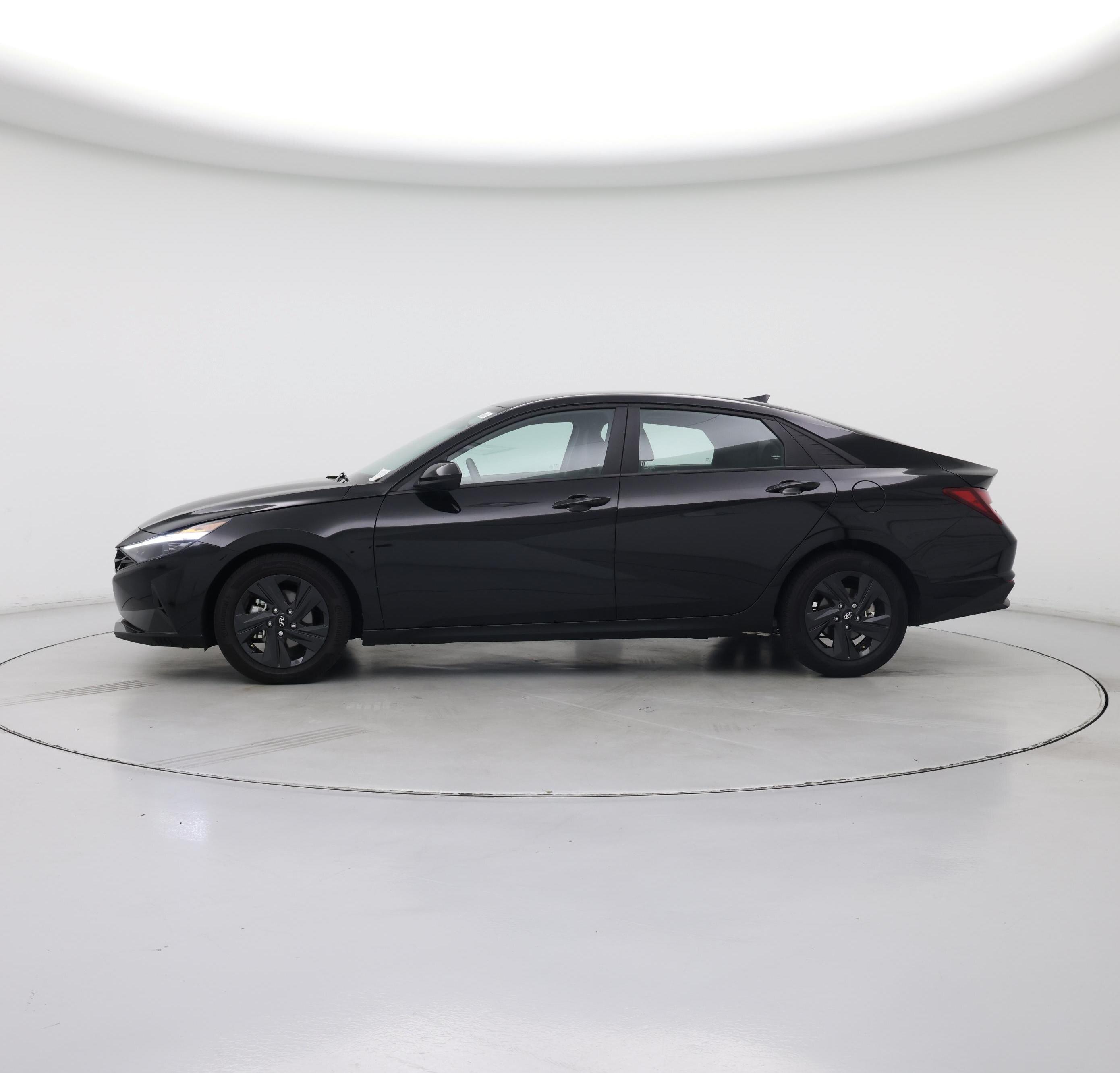 Thumbnail: 2023 Hyundai Elantra - 3