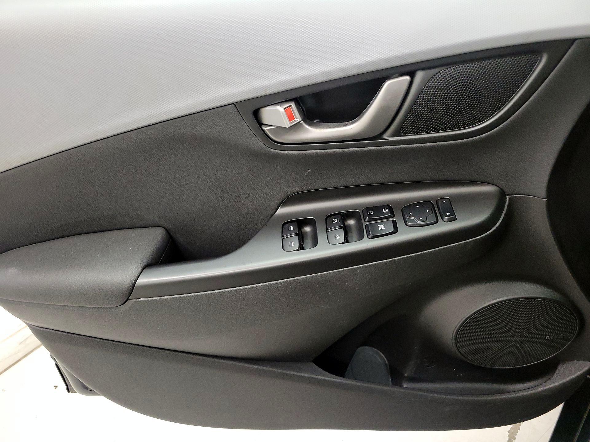 Thumbnail: 2020 Hyundai Kona - 12
