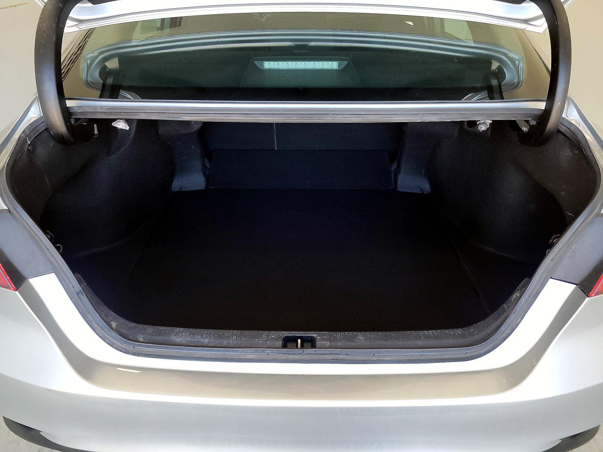 Thumbnail: 2020 Toyota Camry - 20
