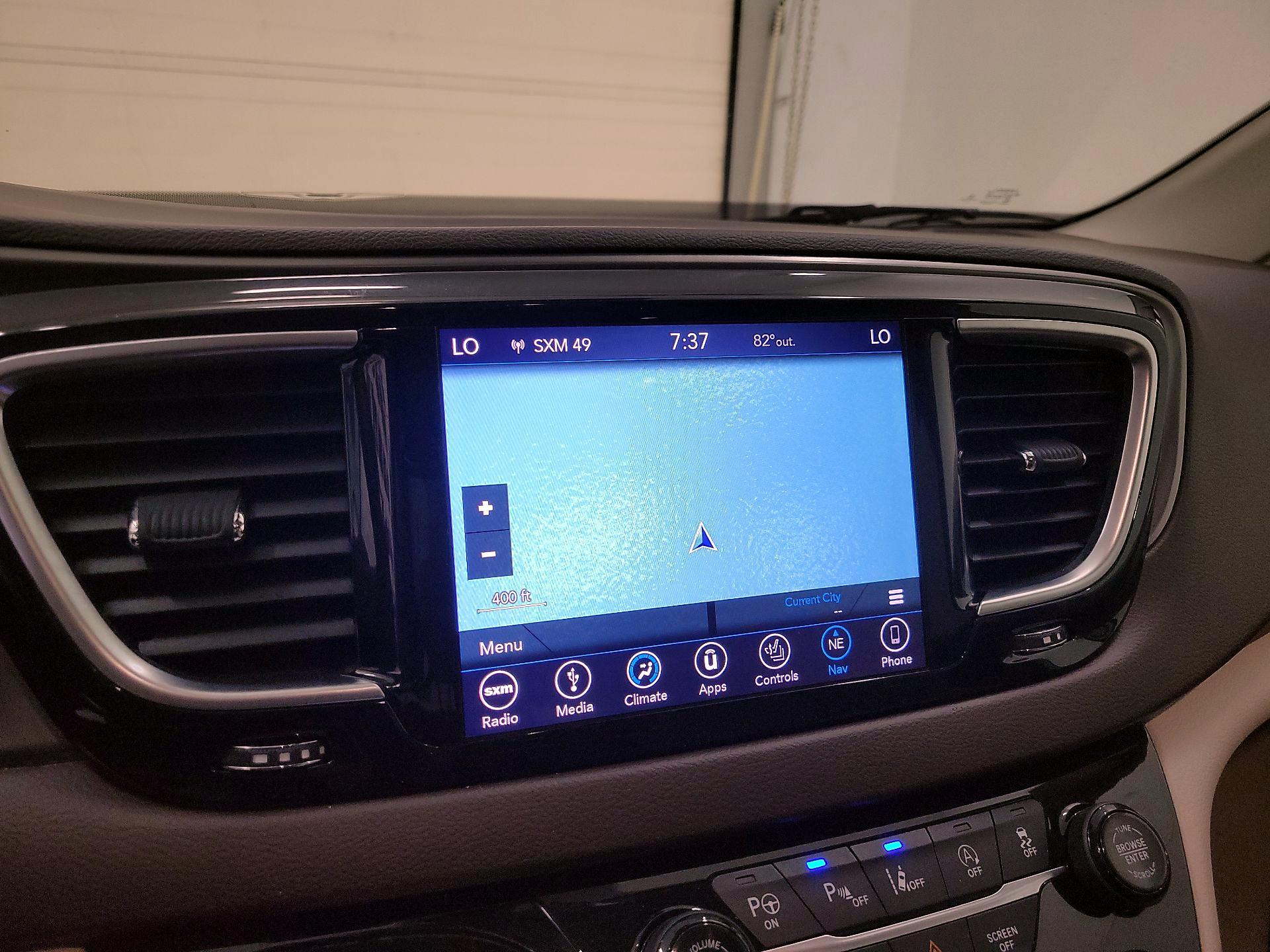 Thumbnail: 2018 Chrysler Pacifica - 14