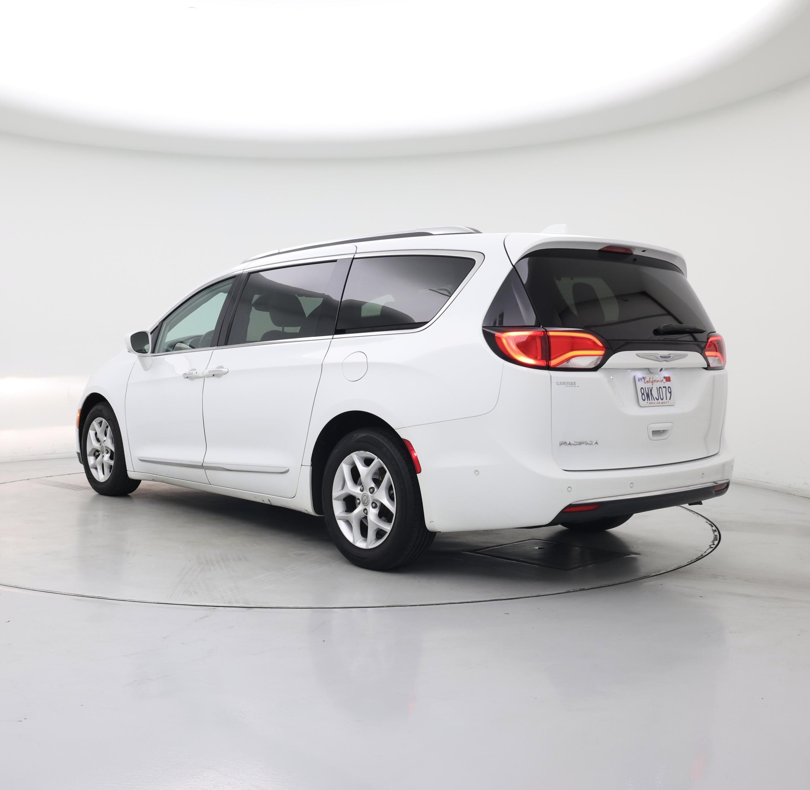Thumbnail: 2018 Chrysler Pacifica - 2