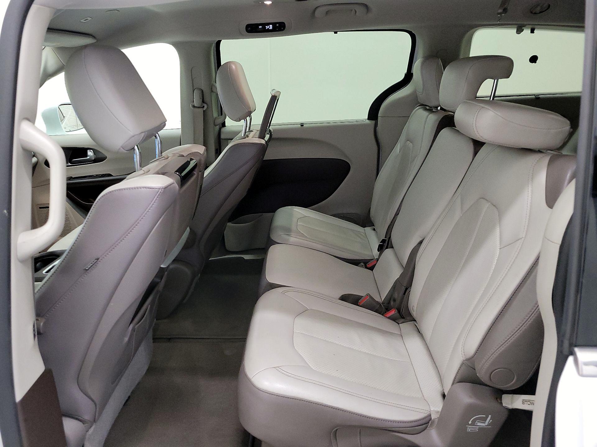 Thumbnail: 2018 Chrysler Pacifica - 20