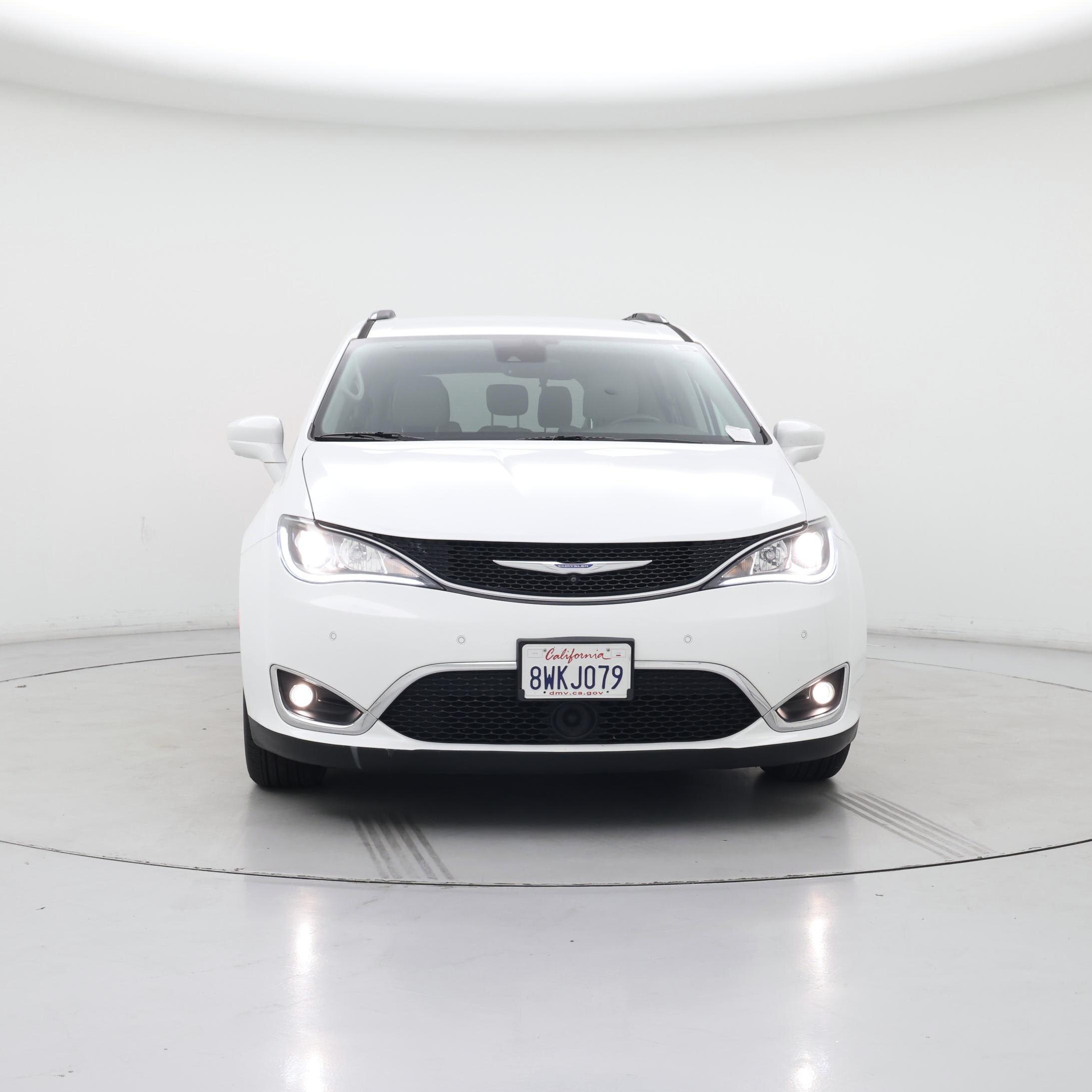 Thumbnail: 2018 Chrysler Pacifica - 5