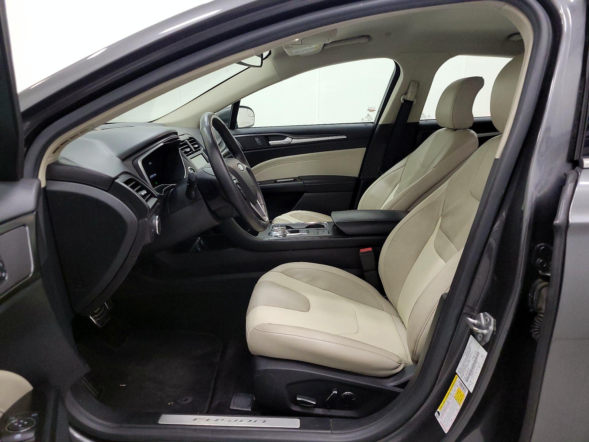 Thumbnail: 2017 Ford Fusion - 11
