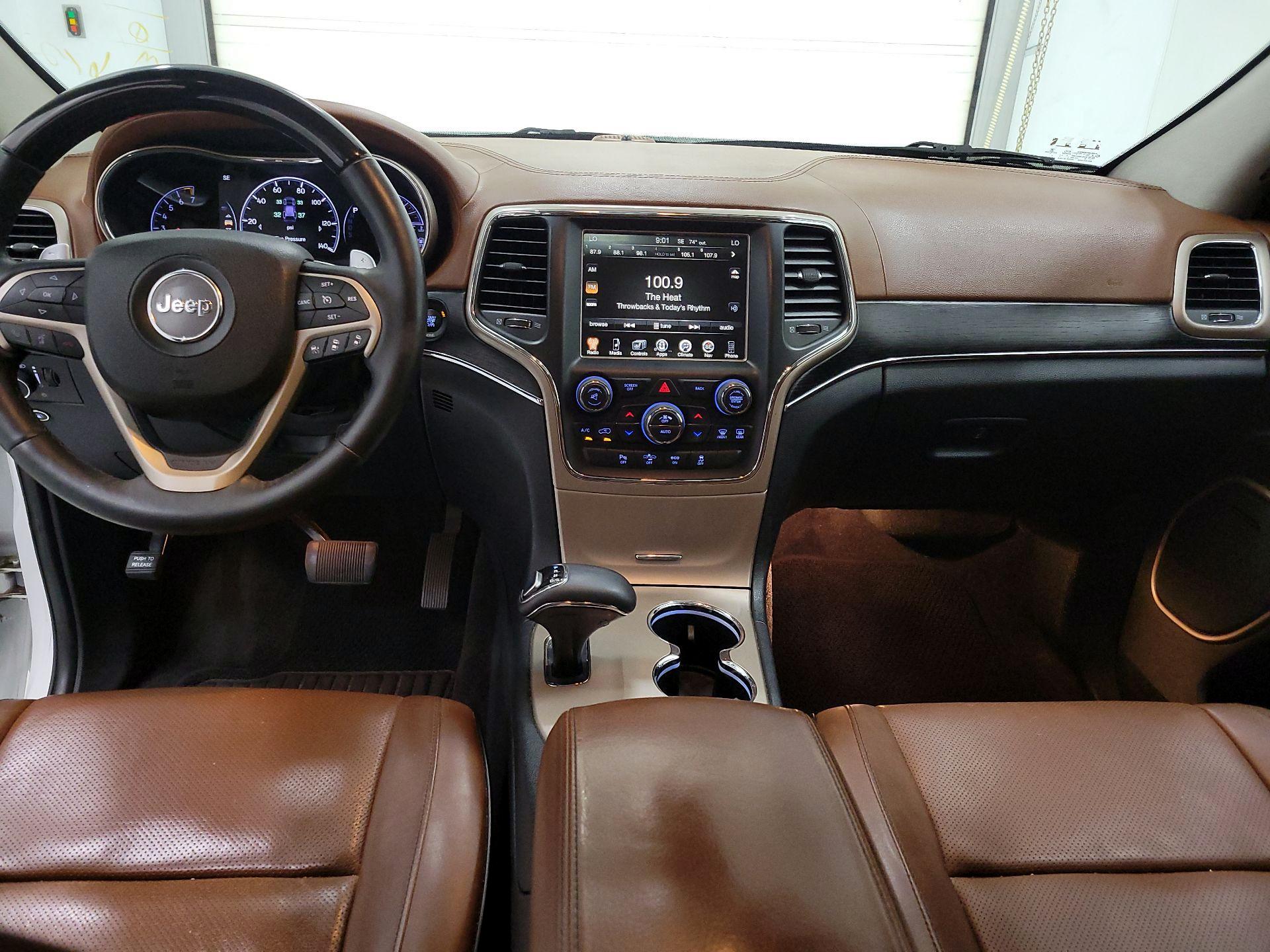 Thumbnail: 2015 Jeep Grand Cherokee - 9