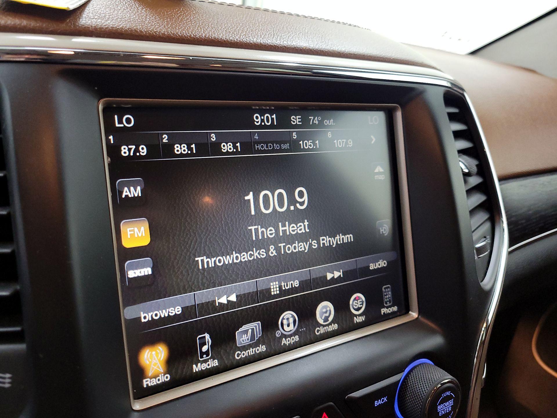 Thumbnail: 2015 Jeep Grand Cherokee - 15