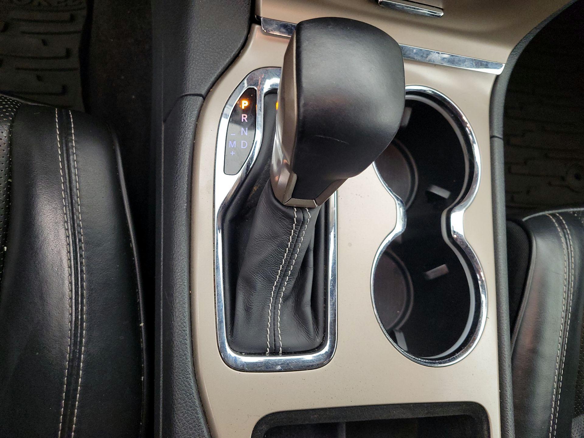 Thumbnail: 2016 Jeep Grand Cherokee - 18