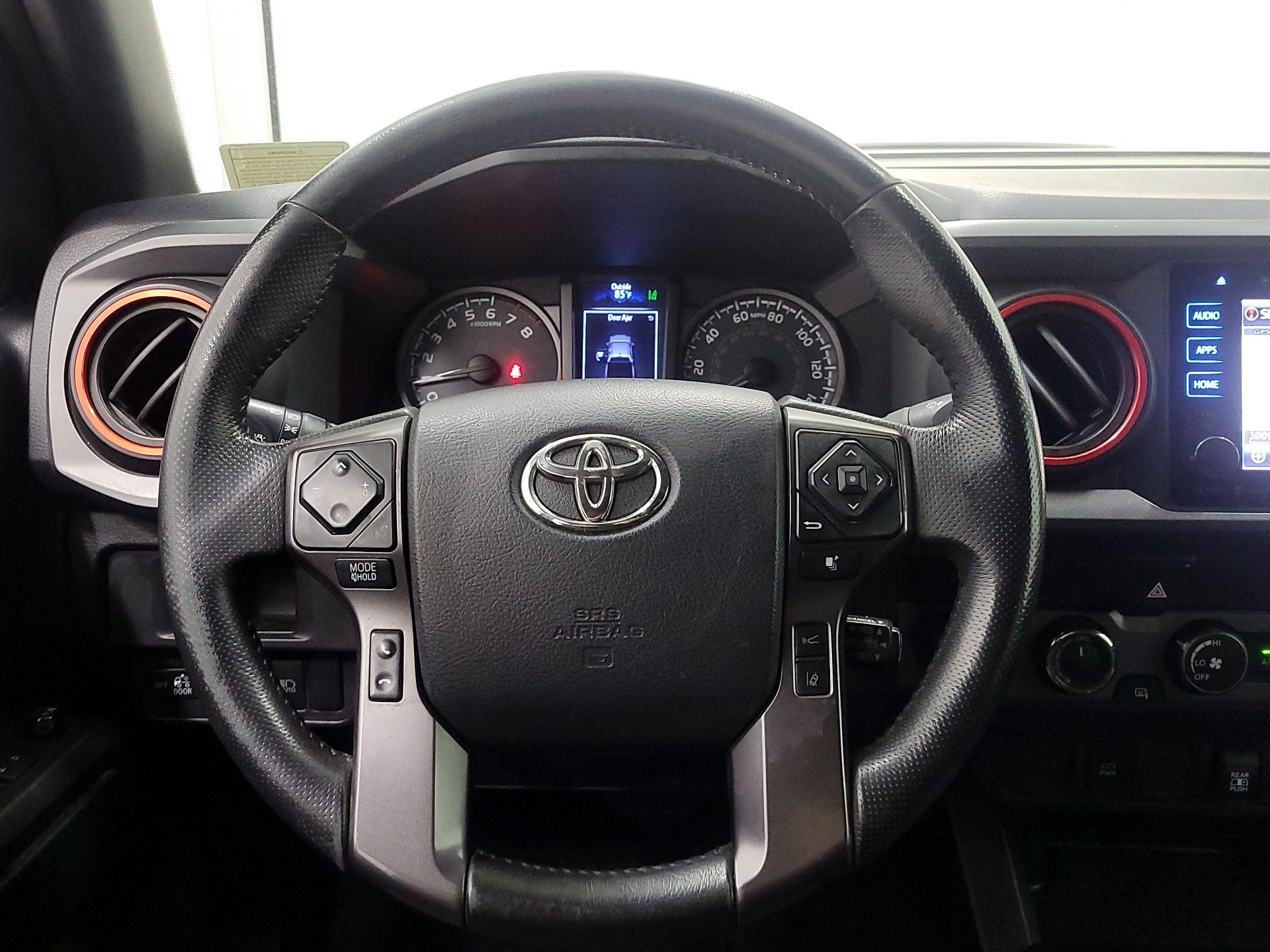 Thumbnail: 2019 Toyota Tacoma - 10