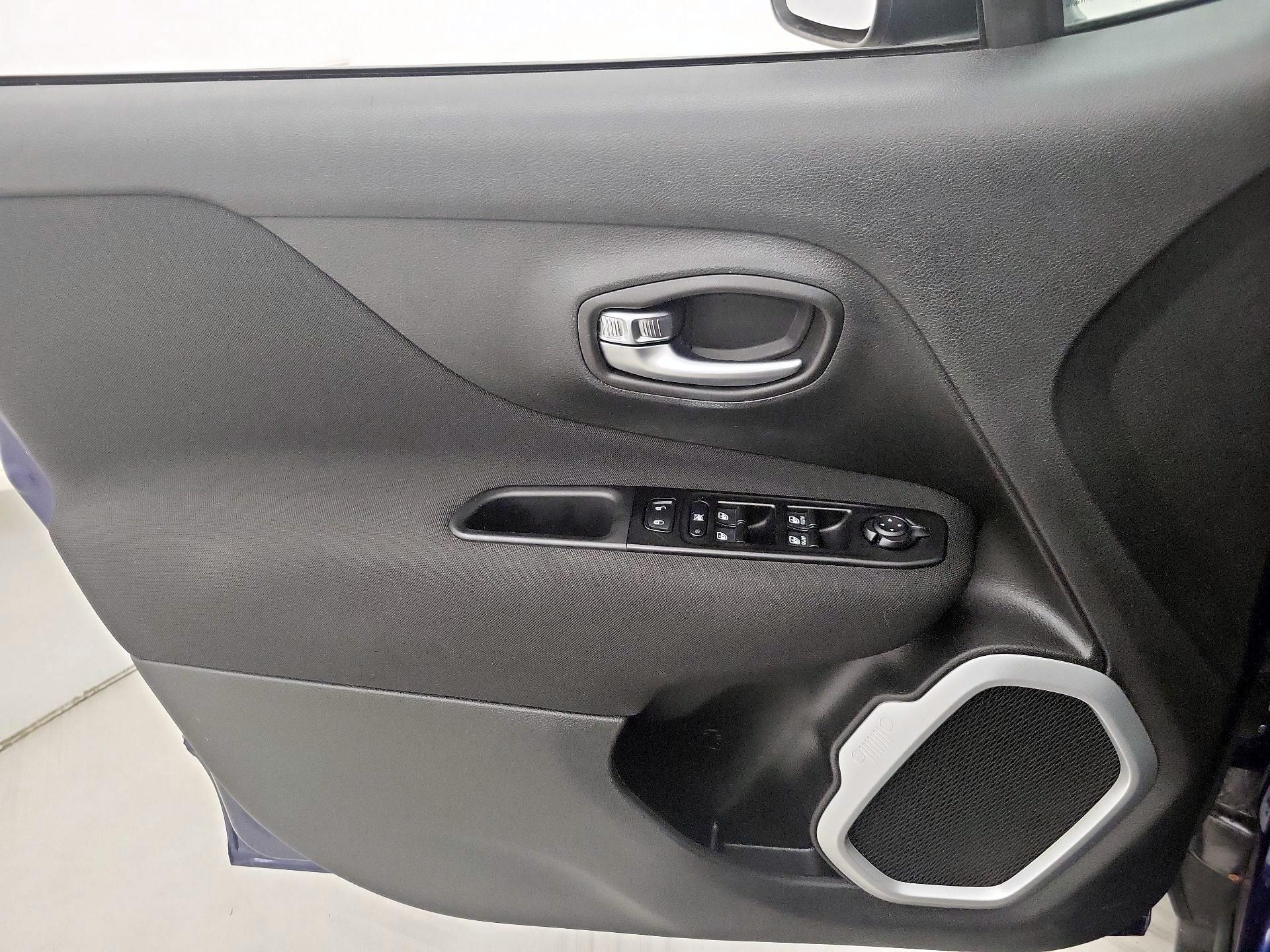 Thumbnail: 2021 Jeep Renegade - 12