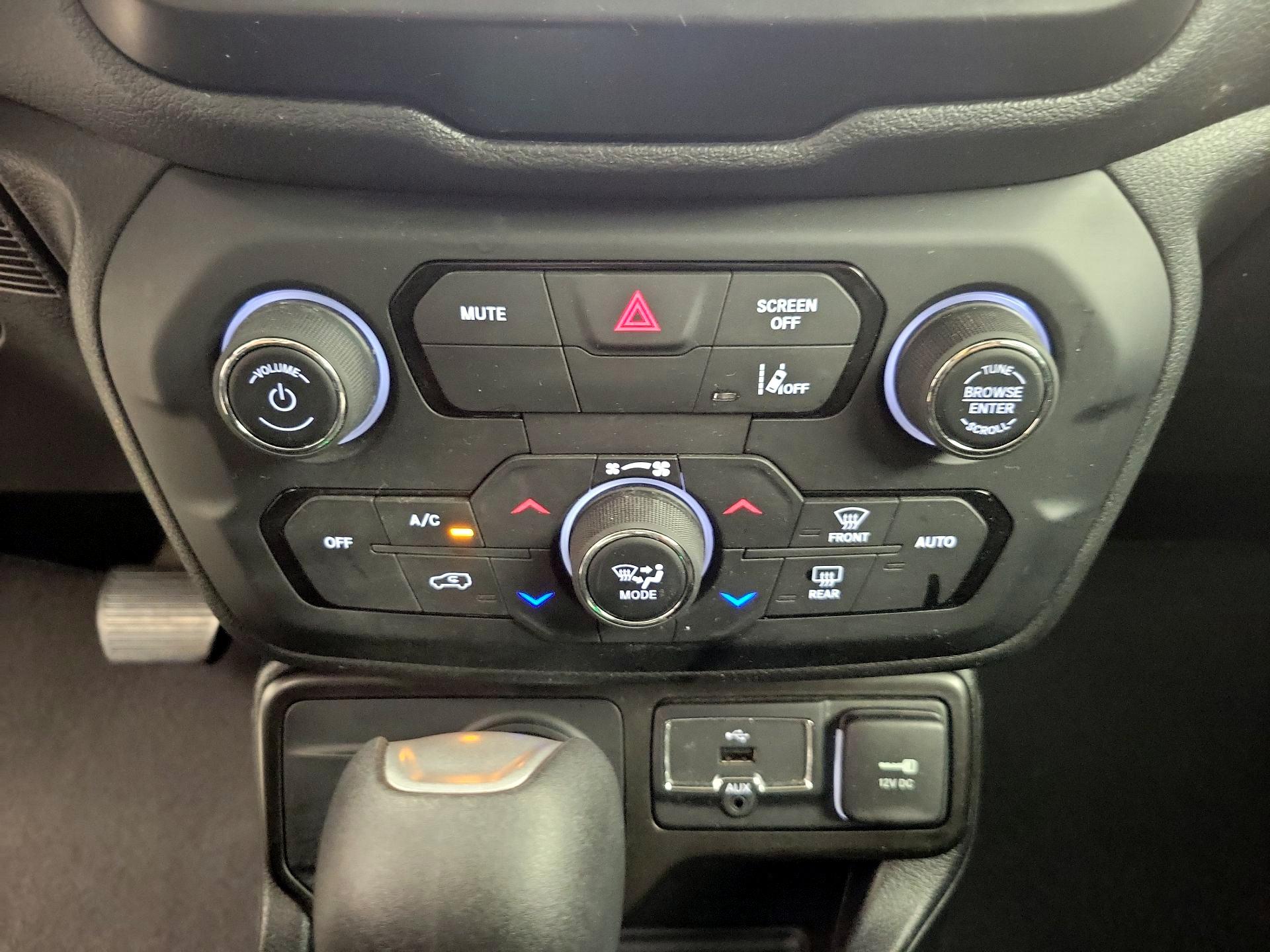 Thumbnail: 2021 Jeep Renegade - 16