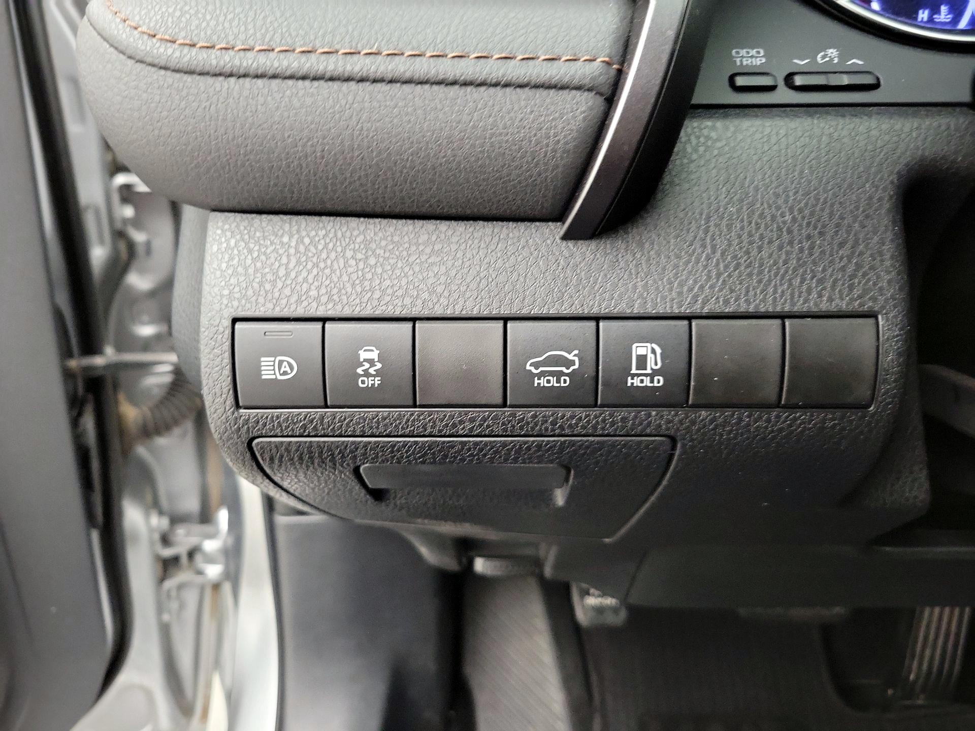 Thumbnail: 2019 Toyota Camry - 13