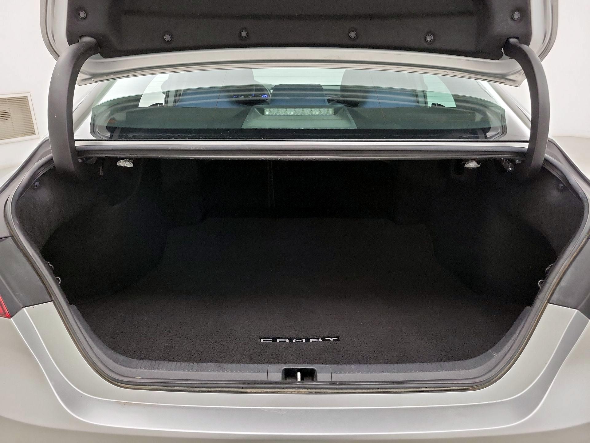 Thumbnail: 2019 Toyota Camry - 20