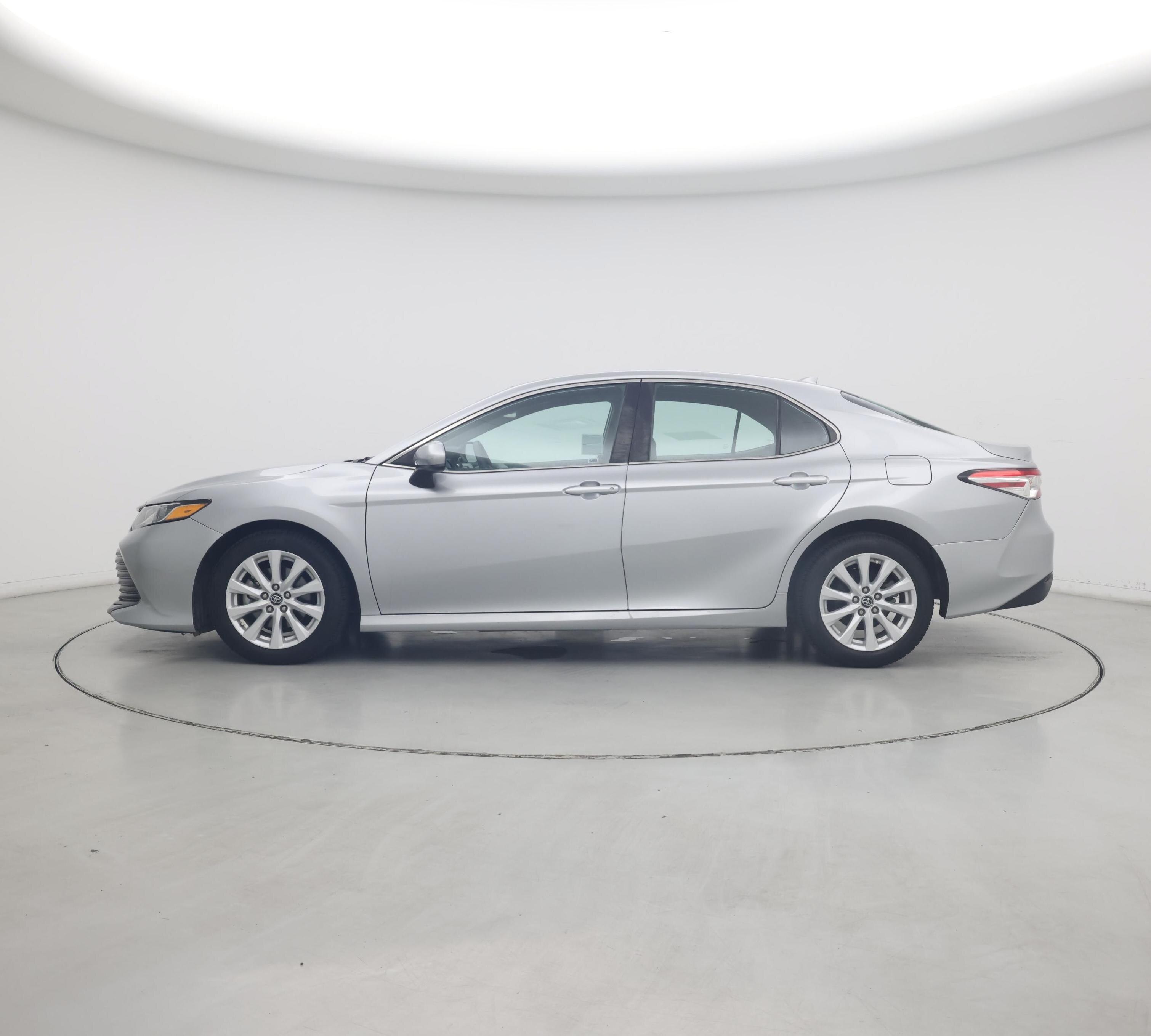 Thumbnail: 2019 Toyota Camry - 3