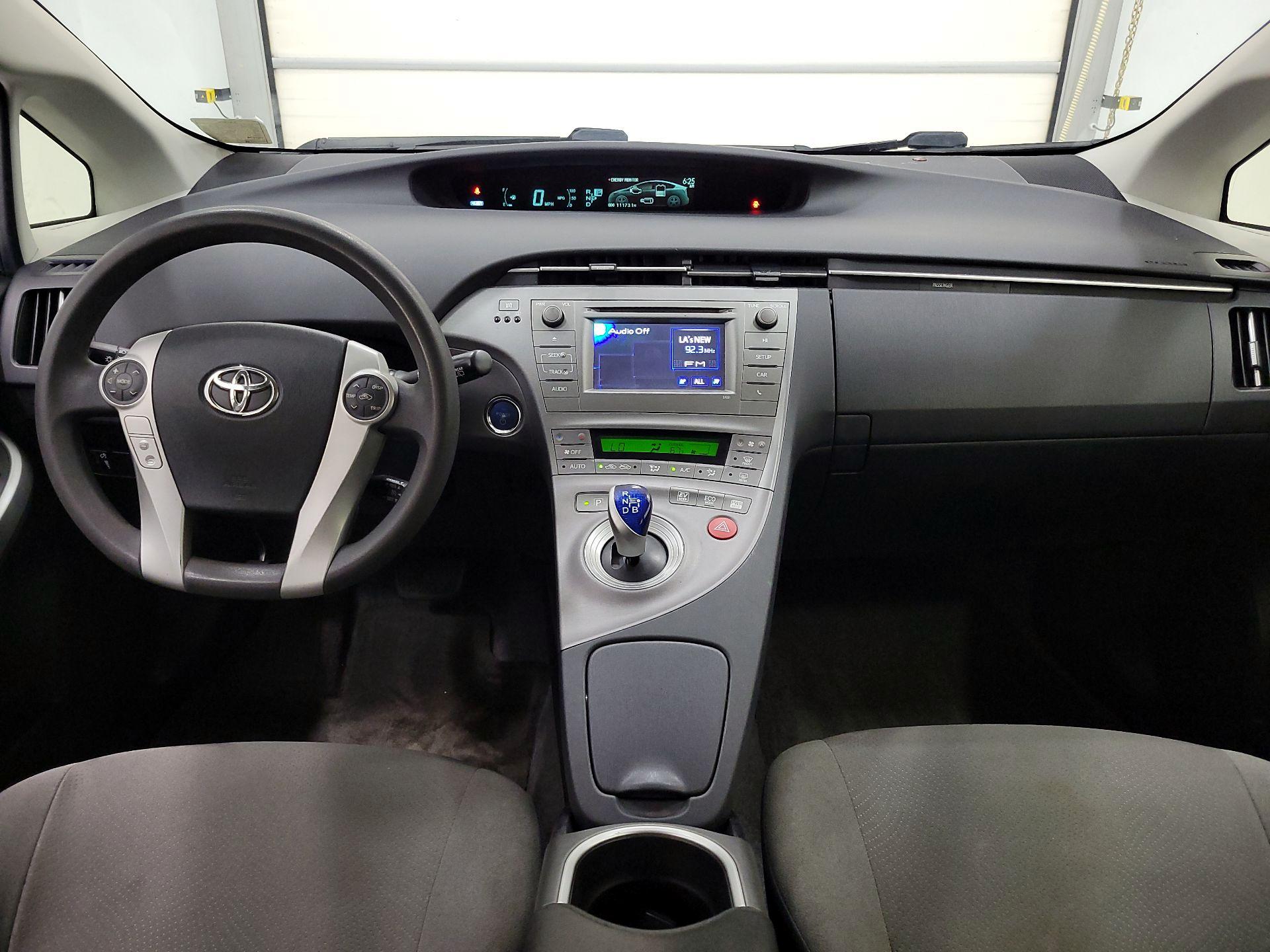 Thumbnail: 2015 Toyota Prius - 9