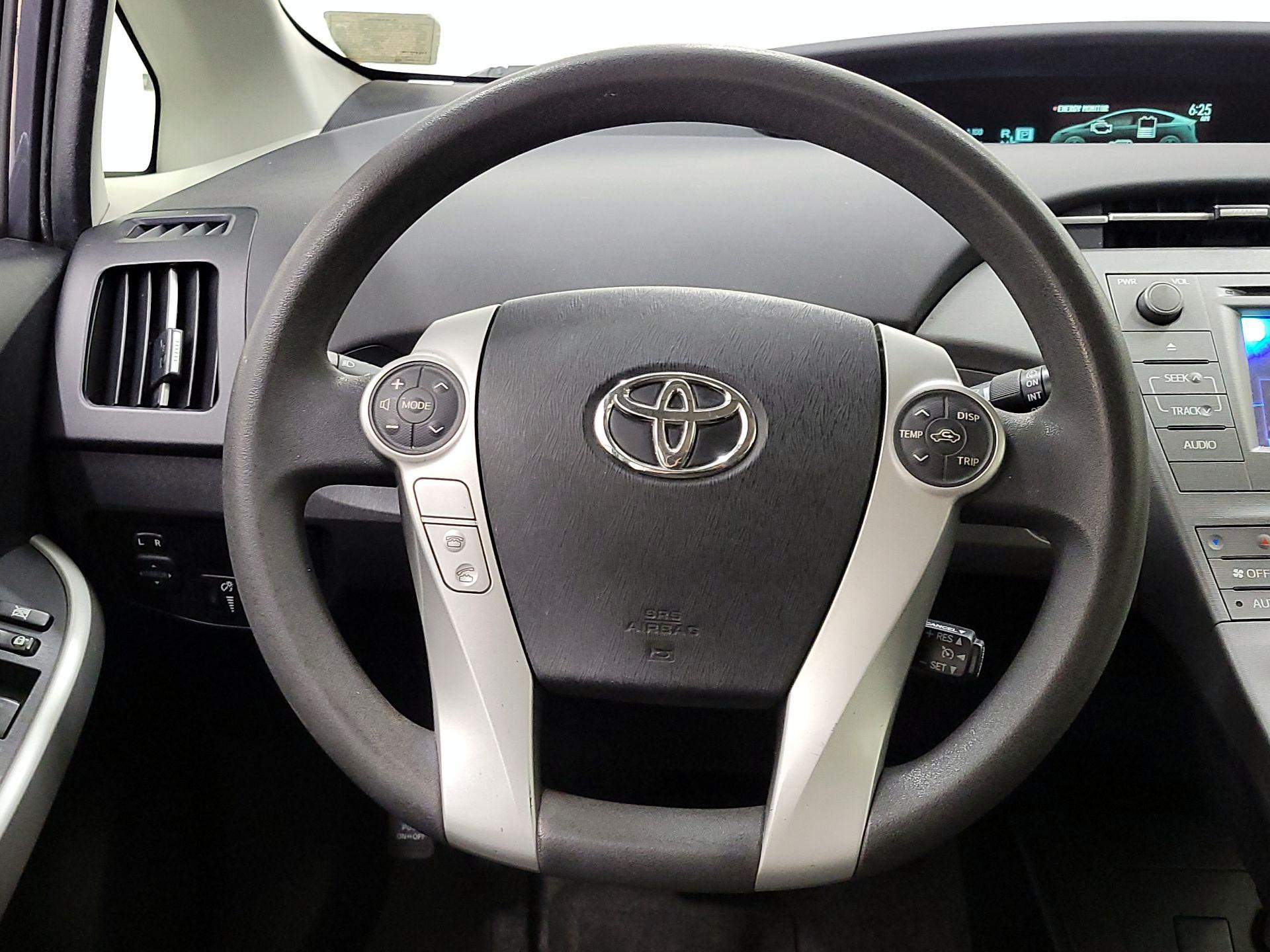 Thumbnail: 2015 Toyota Prius - 10