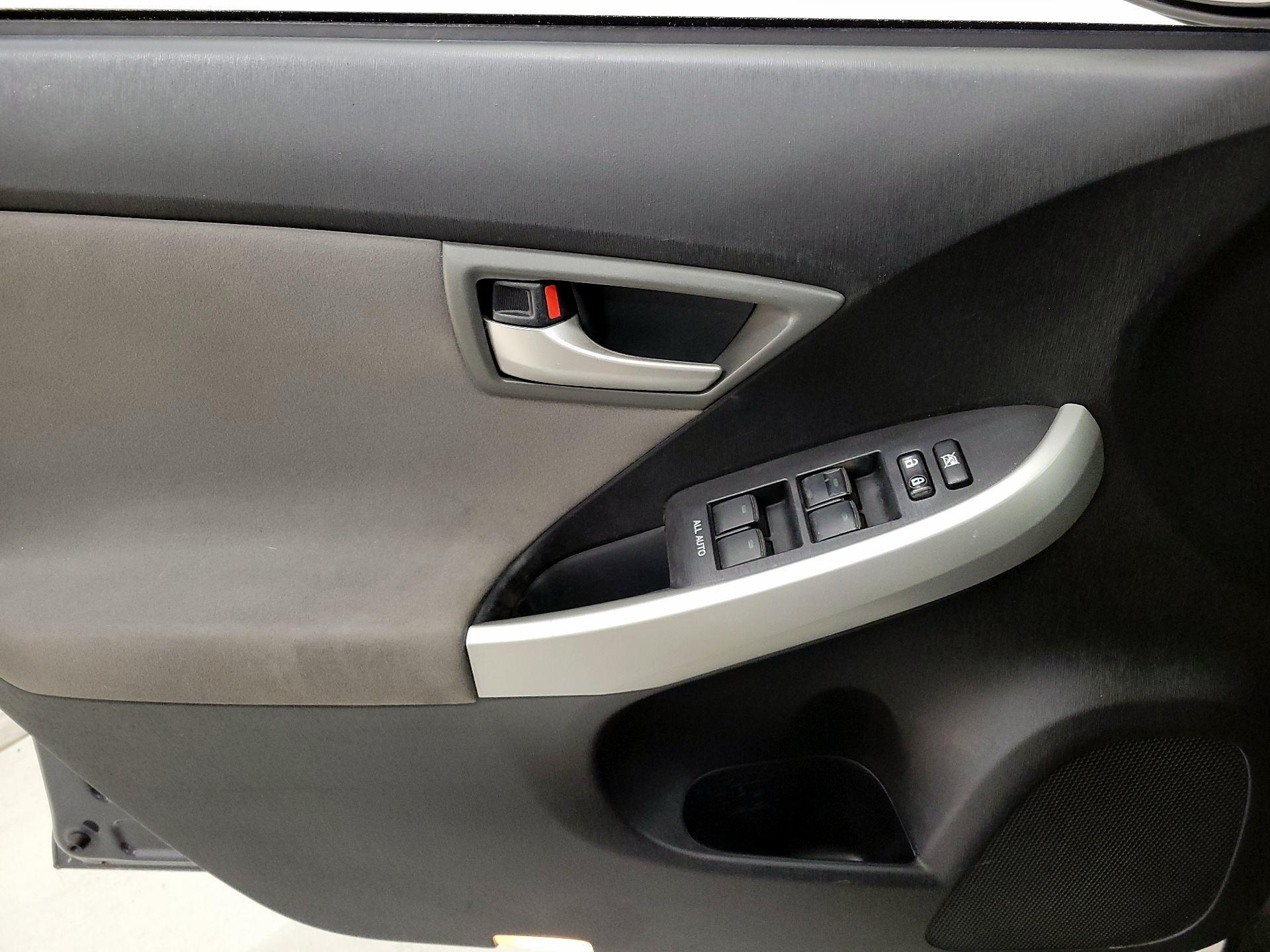Thumbnail: 2015 Toyota Prius - 12
