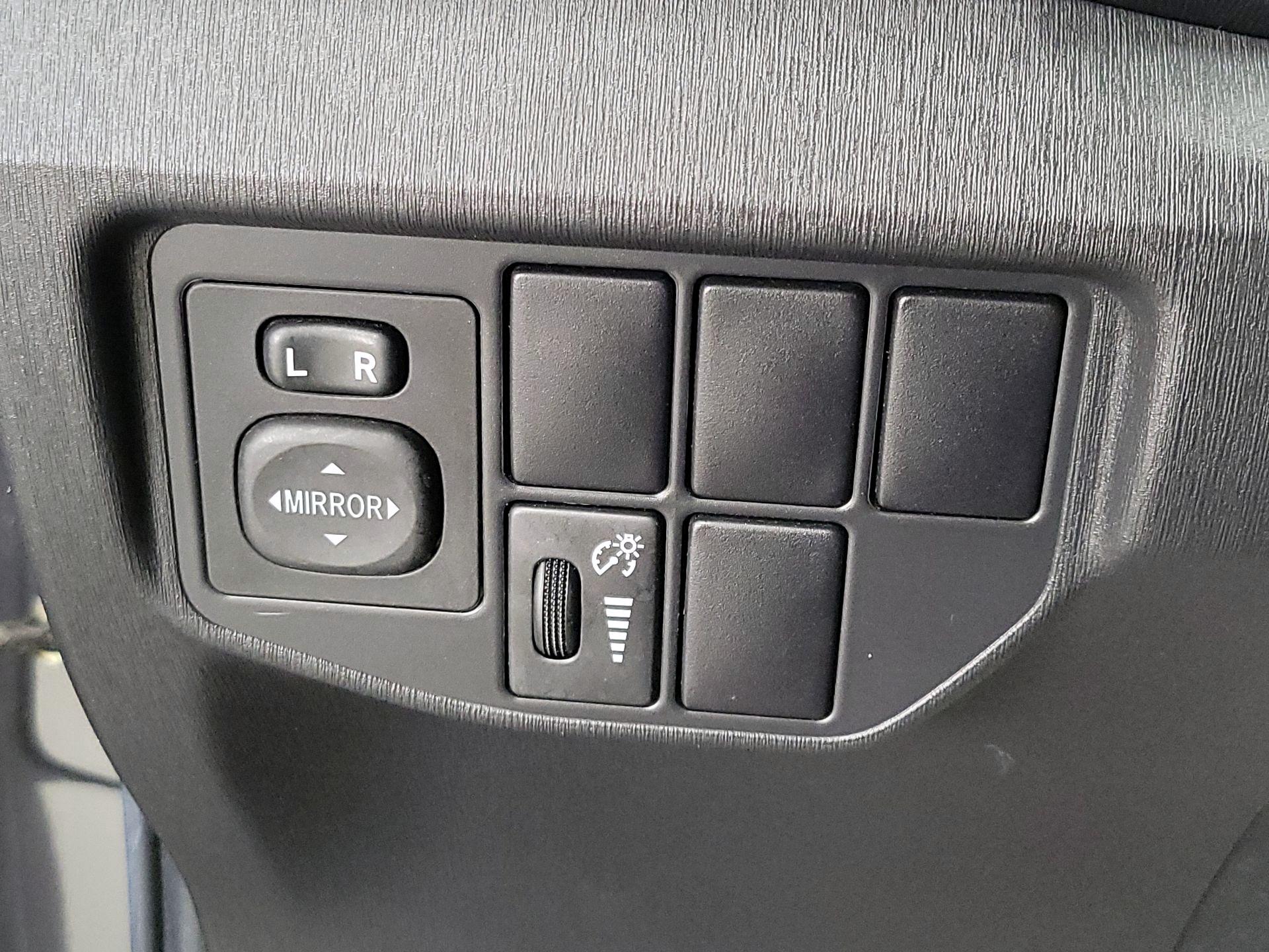 Thumbnail: 2015 Toyota Prius - 13