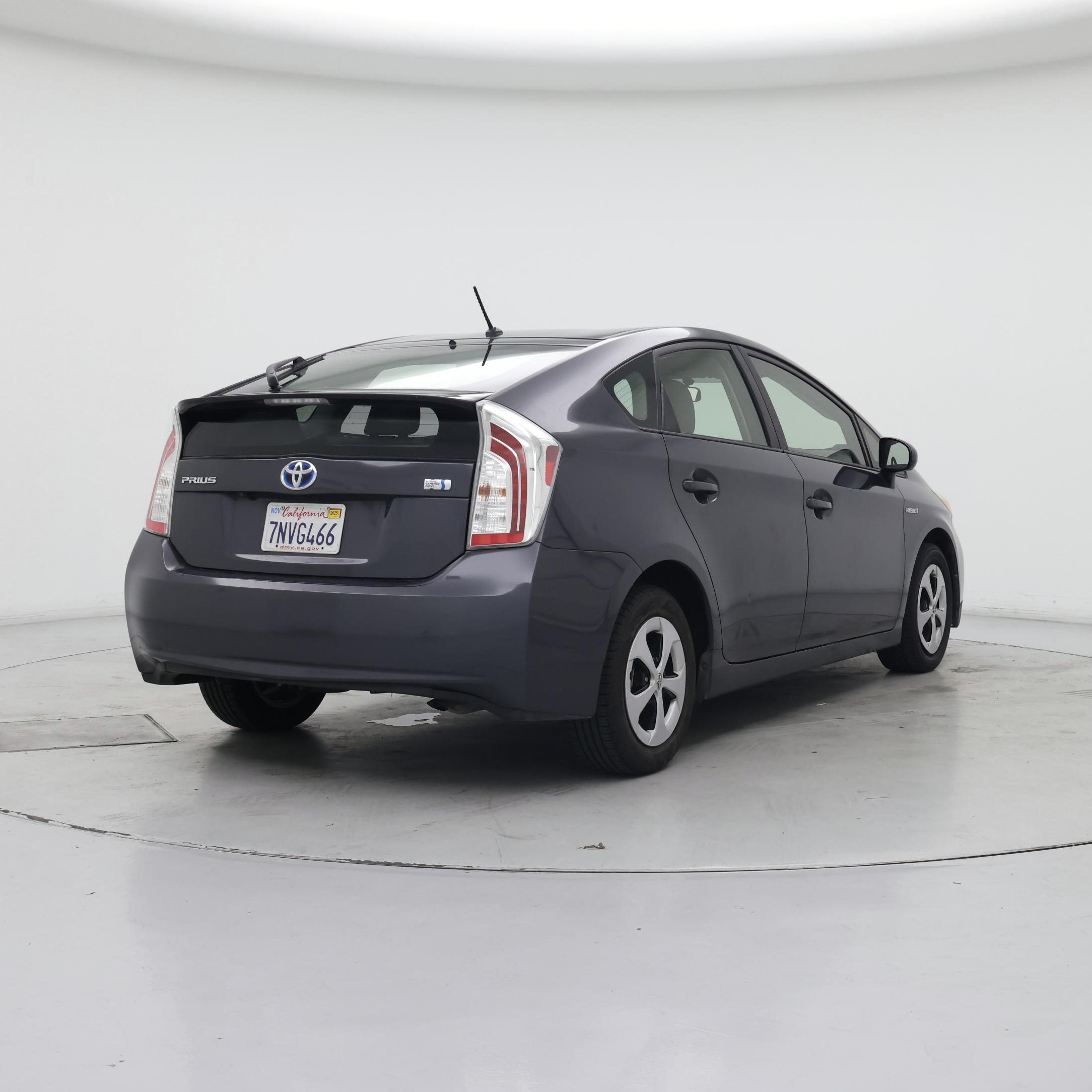 Thumbnail: 2015 Toyota Prius - 8