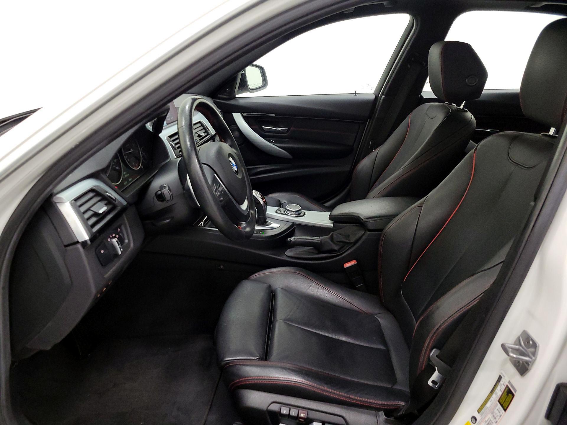 Thumbnail: 2016 BMW 3 Series - 11