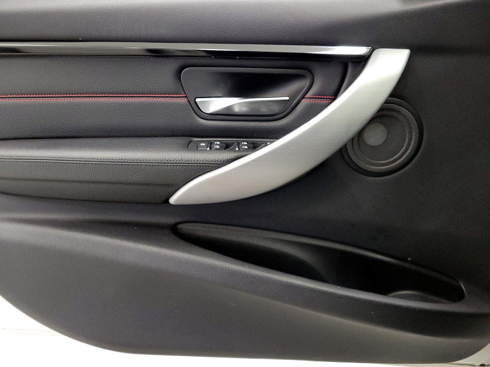 Thumbnail: 2016 BMW 3 Series - 12