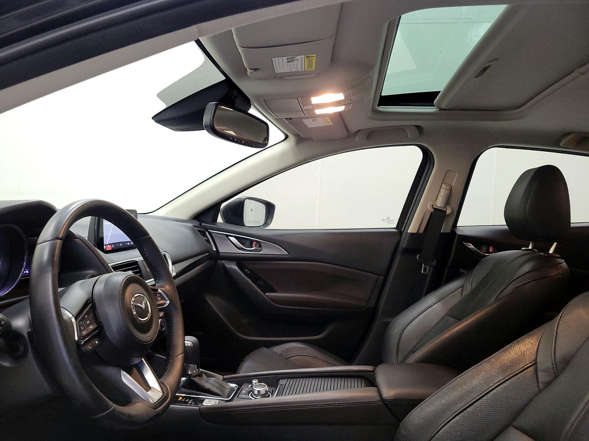 Thumbnail: 2017 Mazda Mazda3 - 19