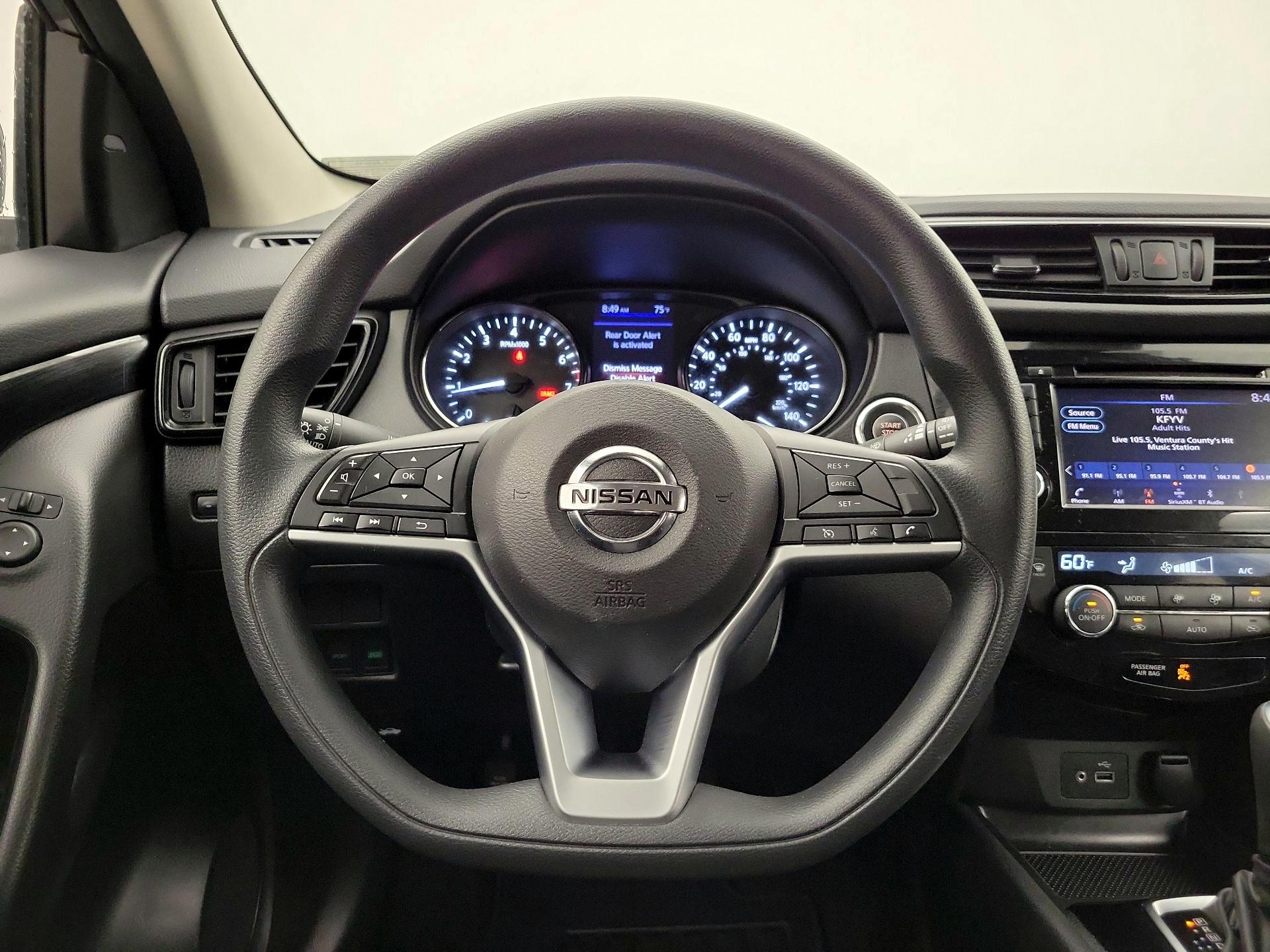 Thumbnail: 2020 Nissan Rogue Sport - 10