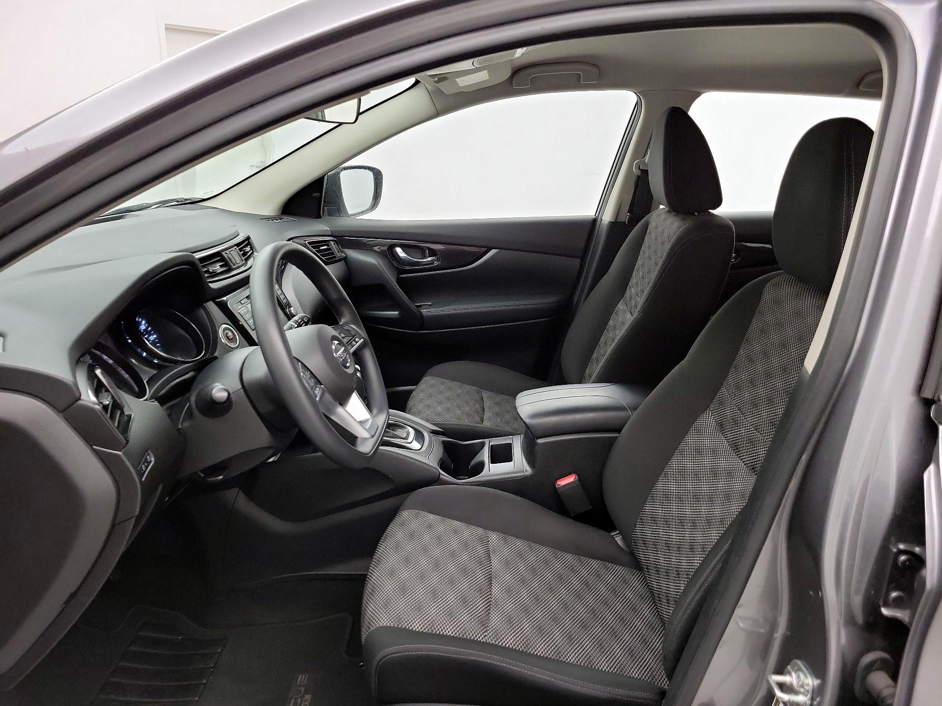 Thumbnail: 2020 Nissan Rogue Sport - 11