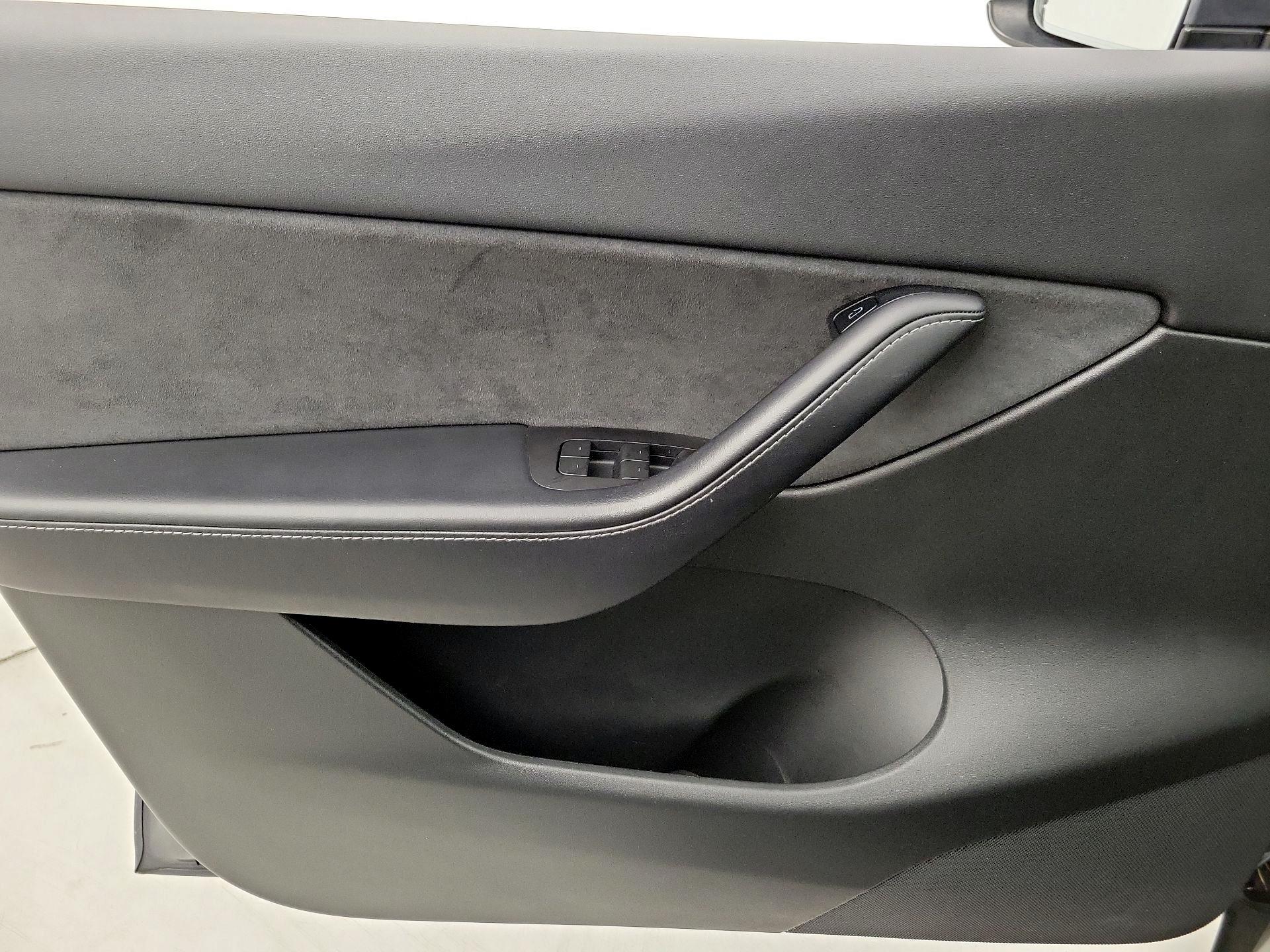 Thumbnail: 2021 Tesla Model Y - 12