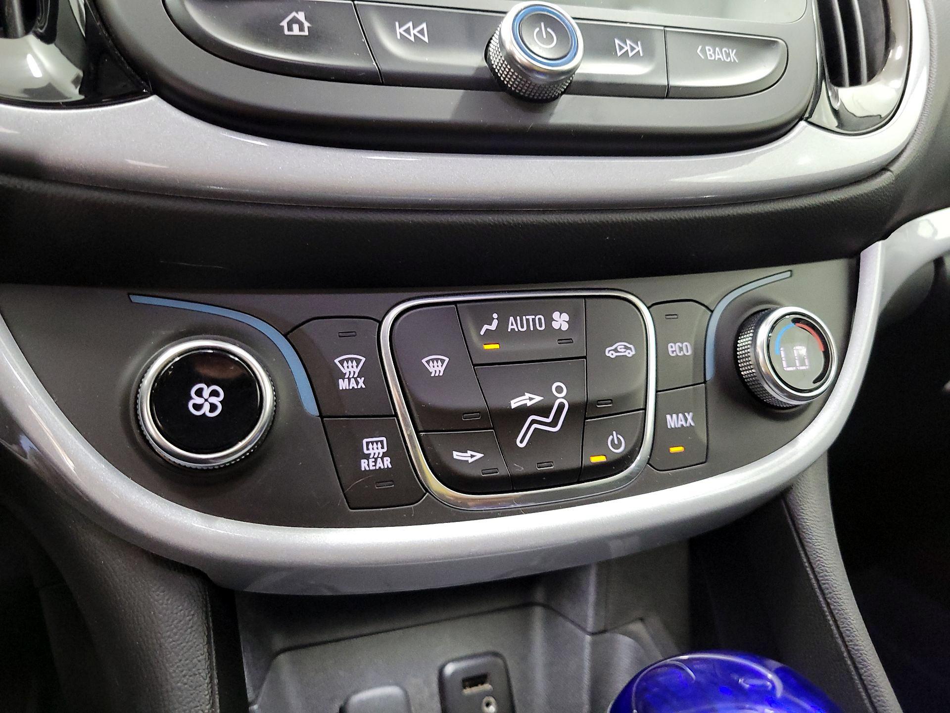 Thumbnail: 2017 Chevrolet Volt - 17
