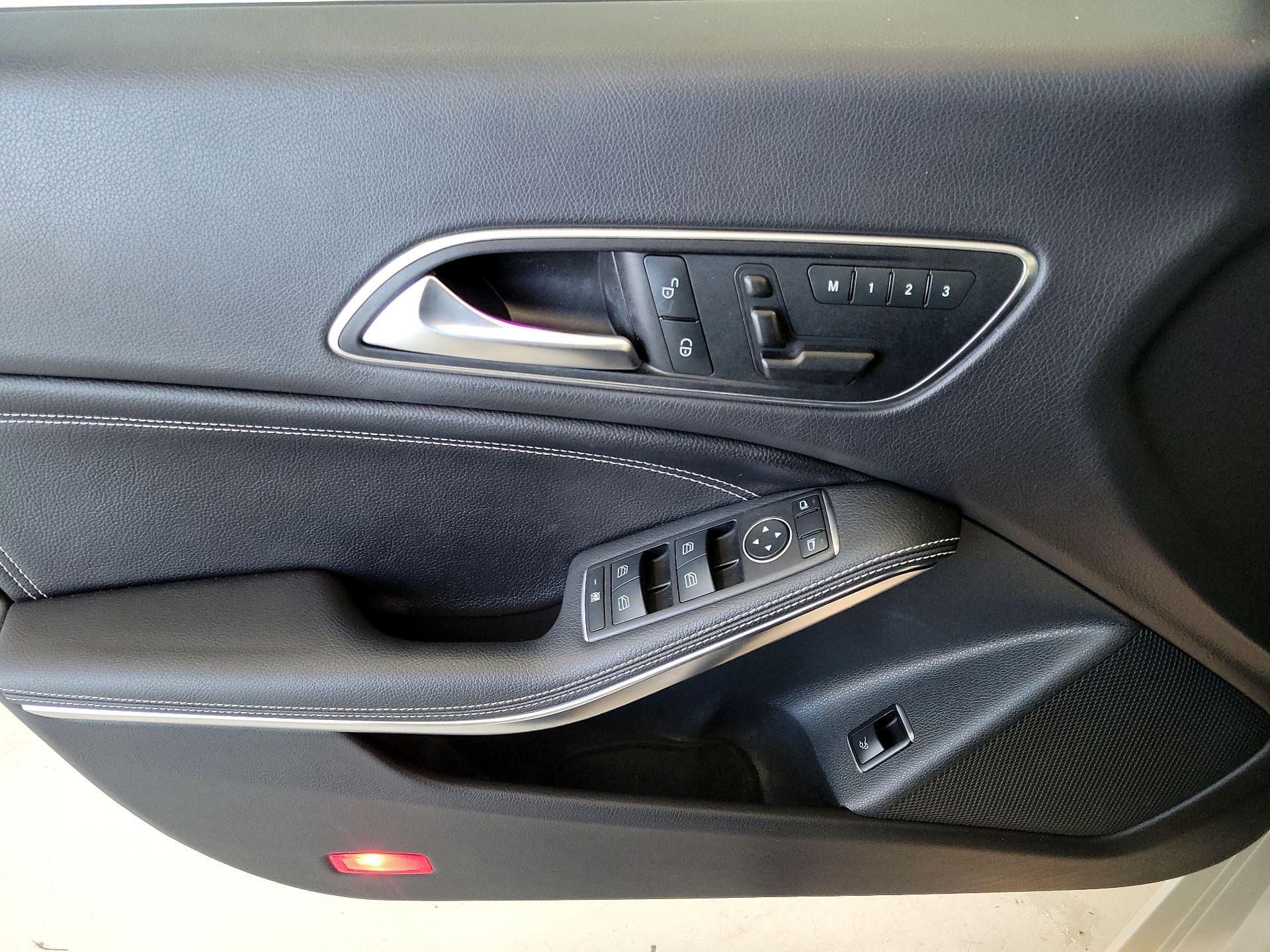 Thumbnail: 2015 Mercedes-Benz CLA - 12