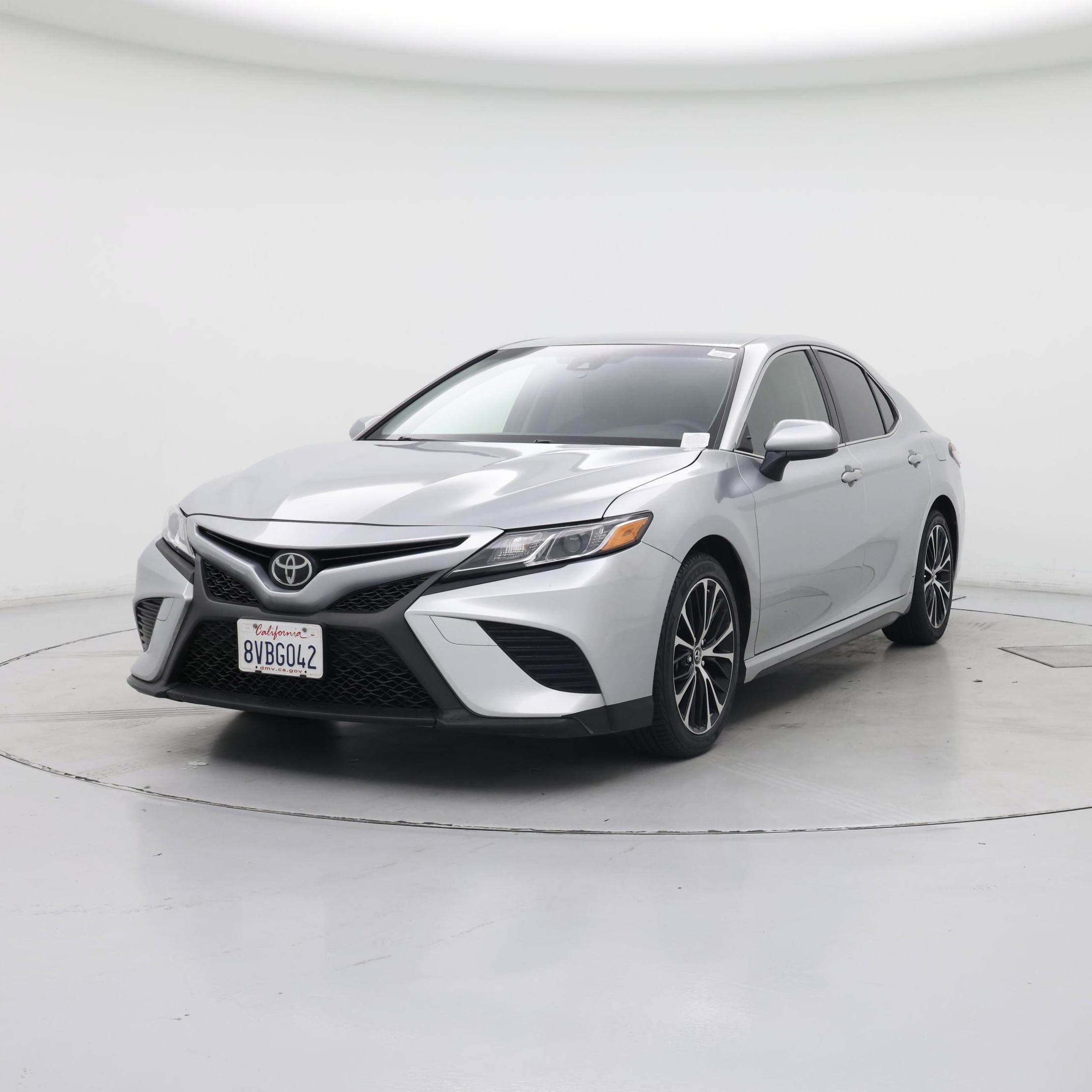 Thumbnail: 2018 Toyota Camry - 4