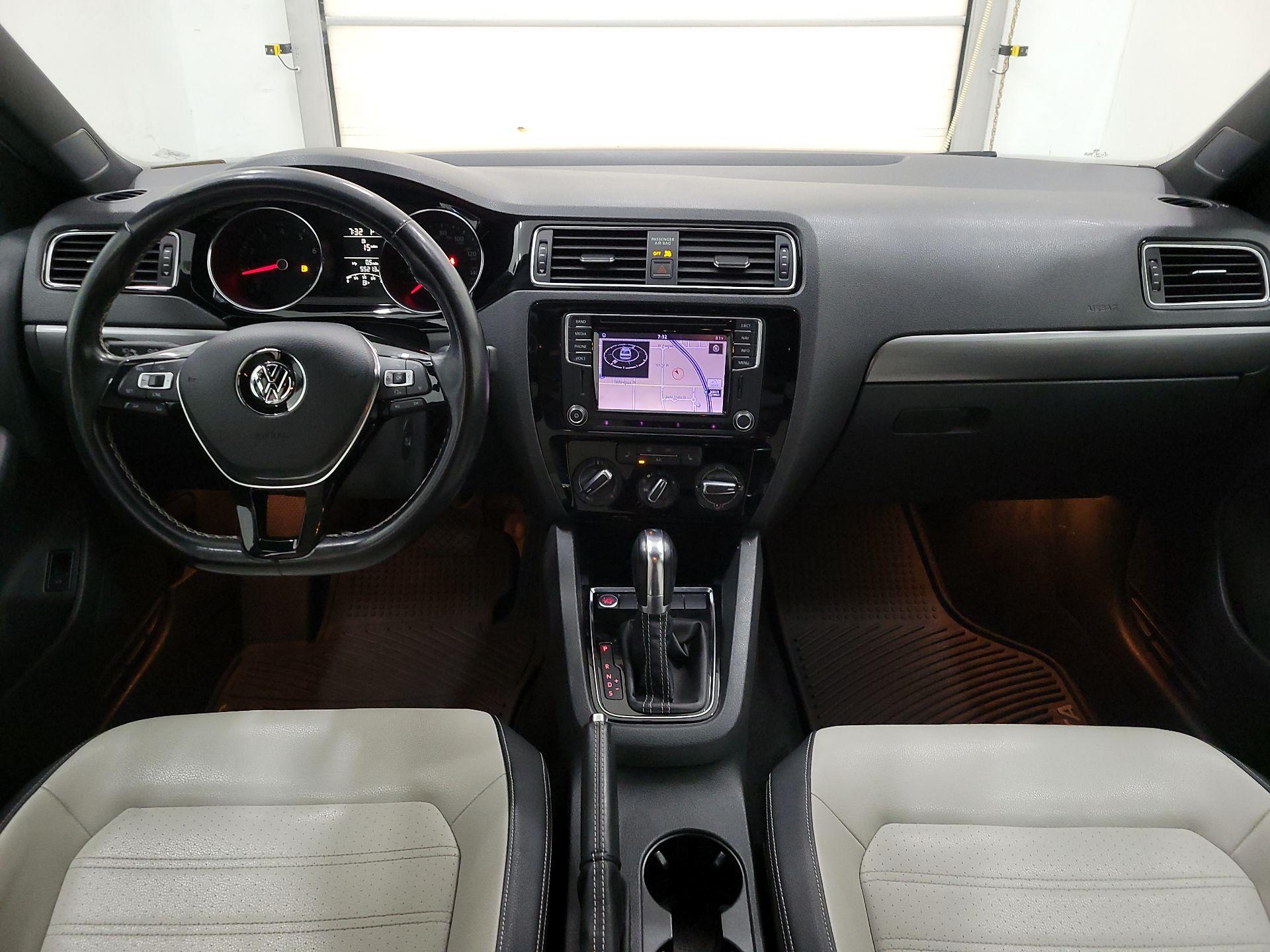 Thumbnail: 2016 Volkswagen Jetta - 9