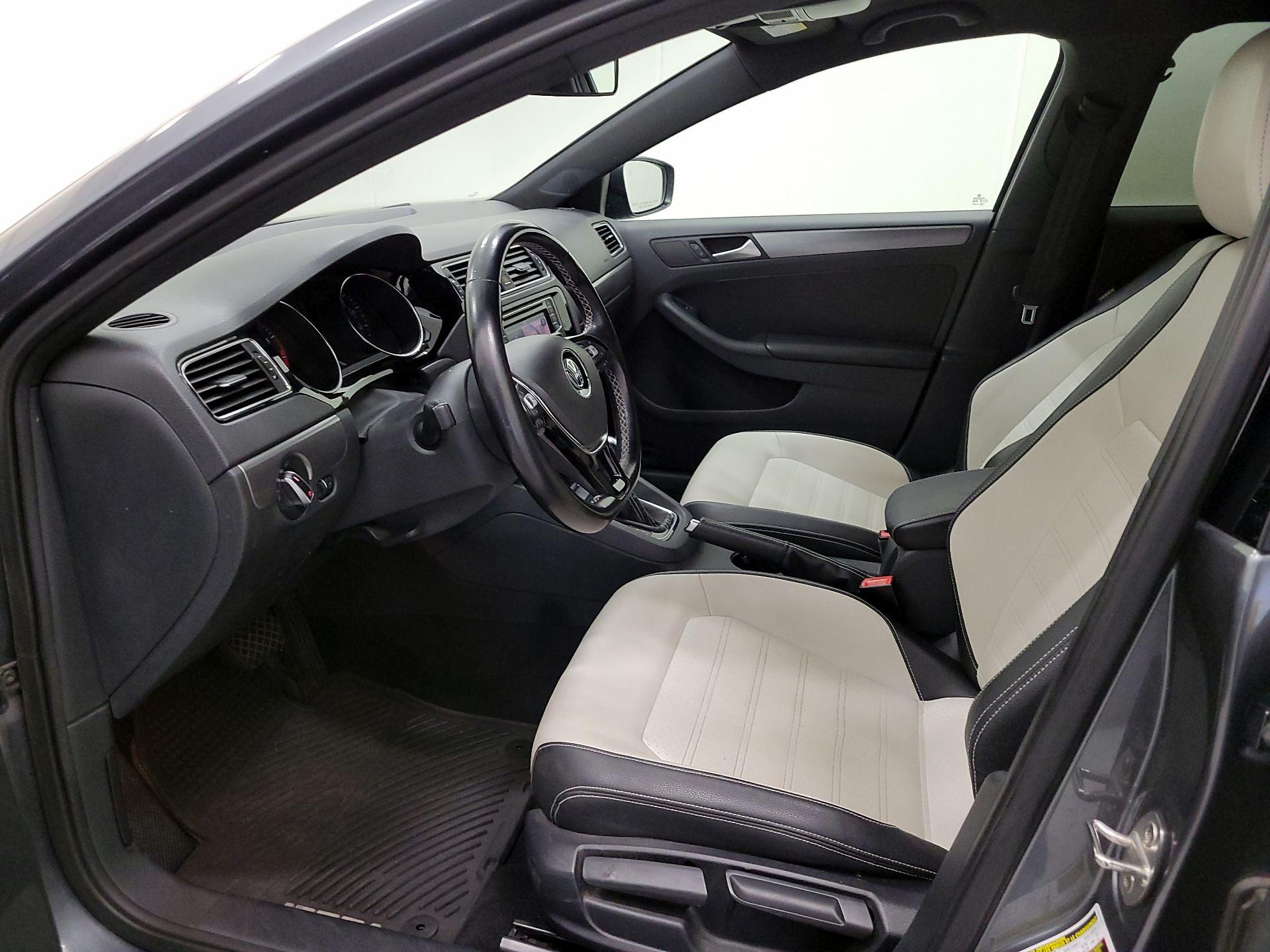 Thumbnail: 2016 Volkswagen Jetta - 11