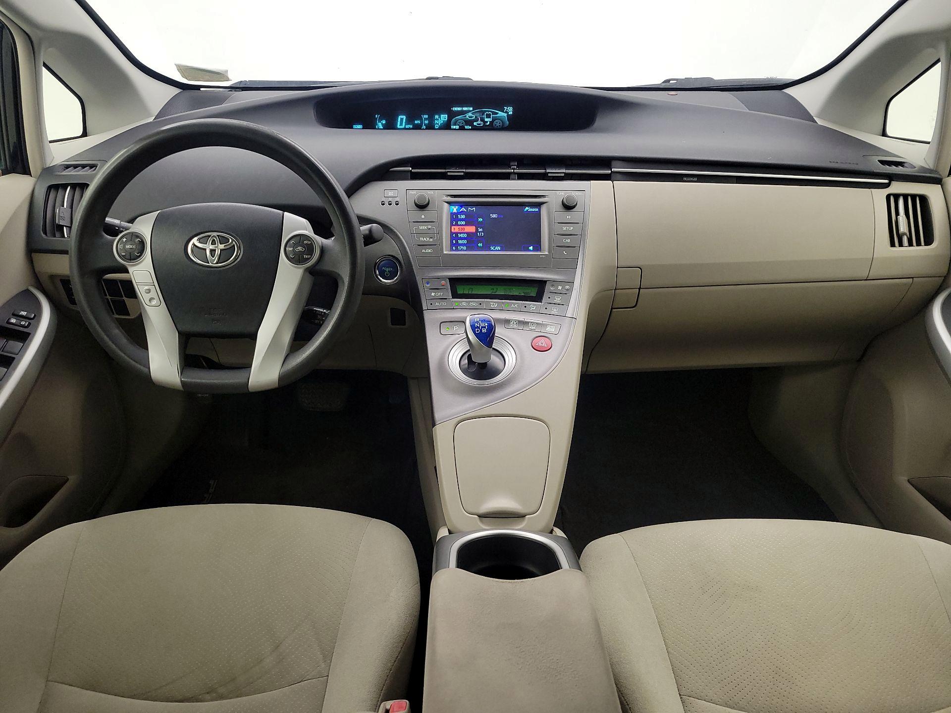 Thumbnail: 2014 Toyota Prius - 9