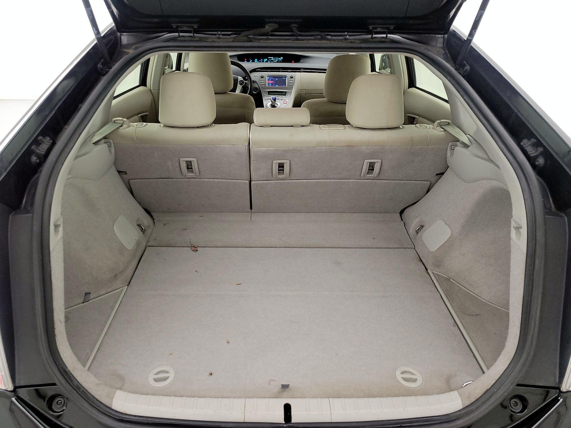 Thumbnail: 2014 Toyota Prius - 18