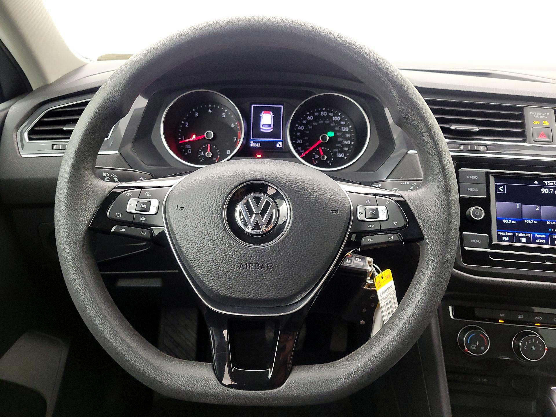 Thumbnail: 2021 Volkswagen Tiguan - 10