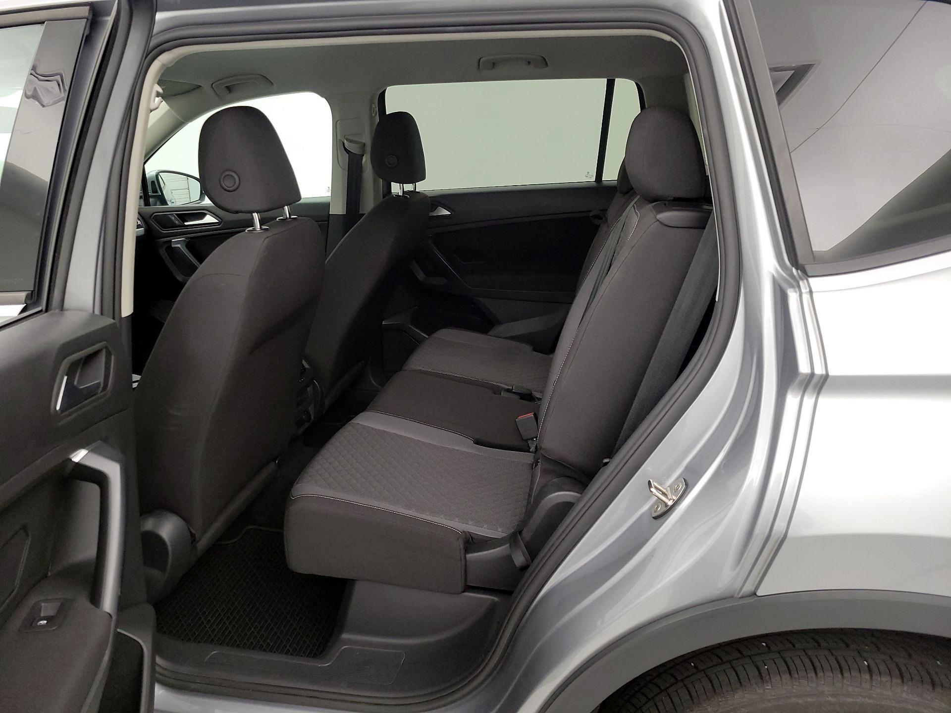 Thumbnail: 2021 Volkswagen Tiguan - 18