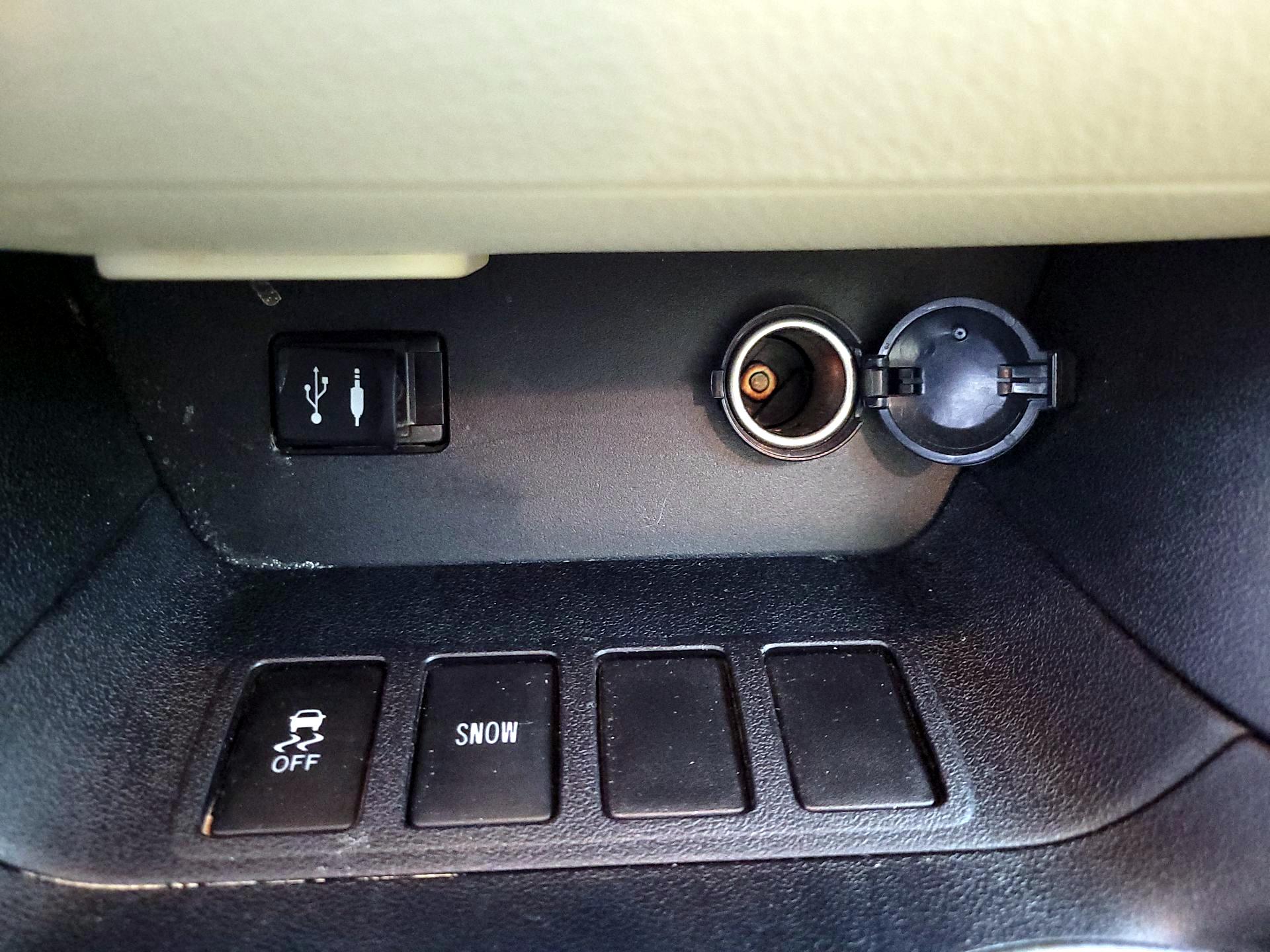 Thumbnail: 2015 Toyota Highlander - 18