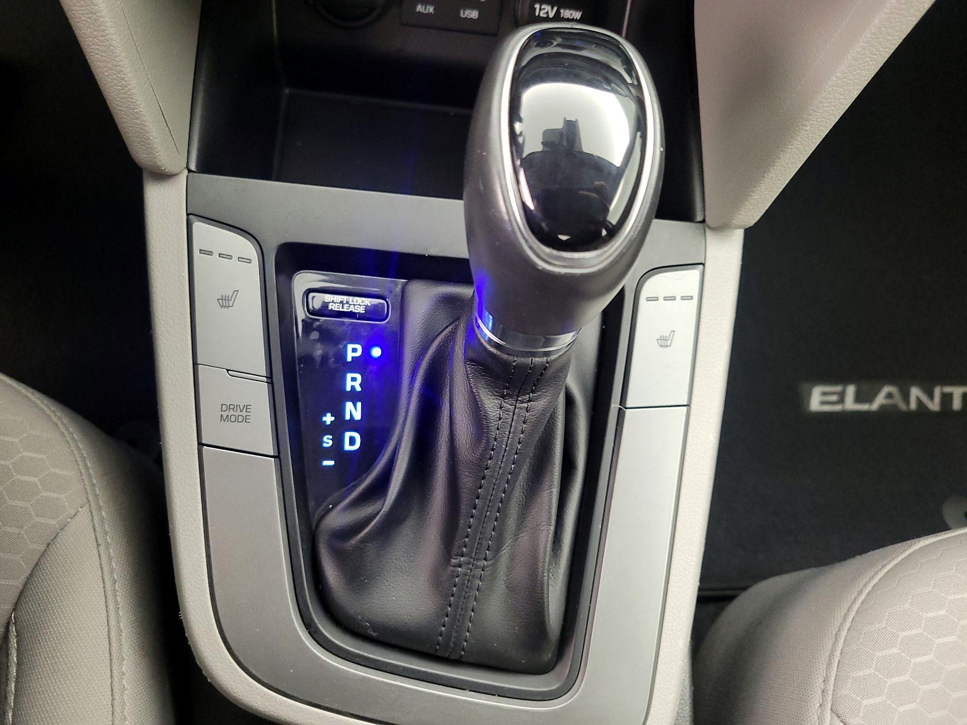 Thumbnail: 2019 Hyundai Elantra - 17