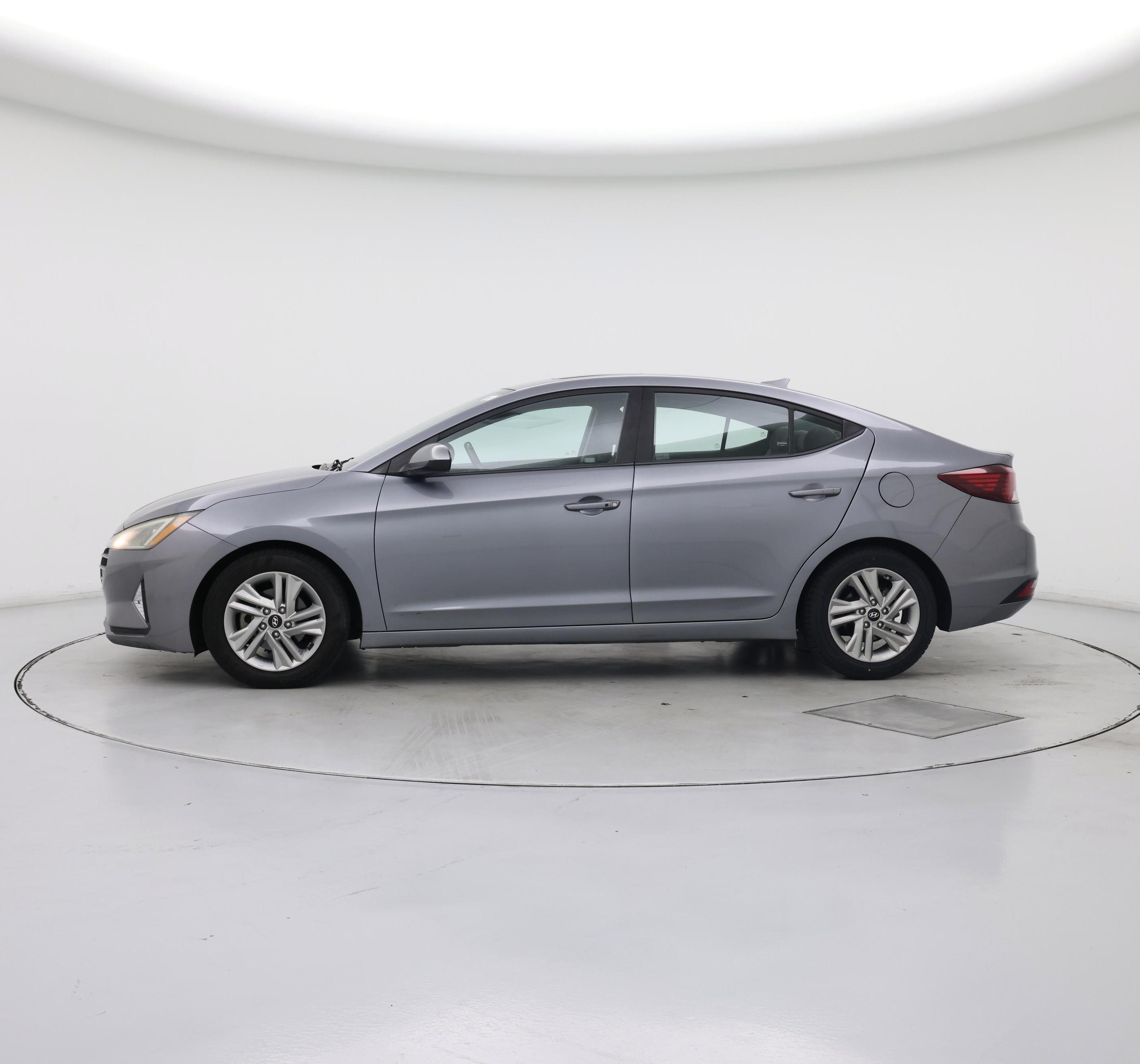 Thumbnail: 2019 Hyundai Elantra - 3