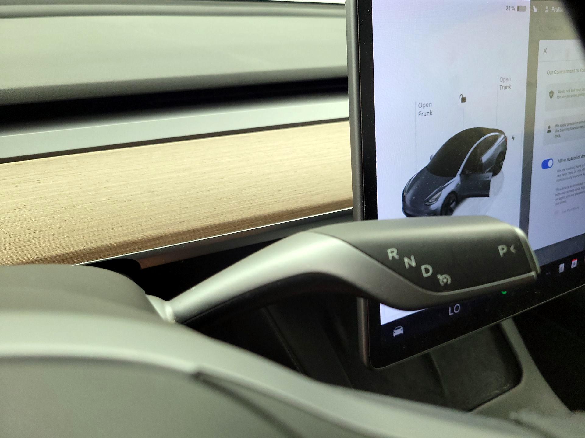 Thumbnail: 2022 Tesla Model 3 - 17