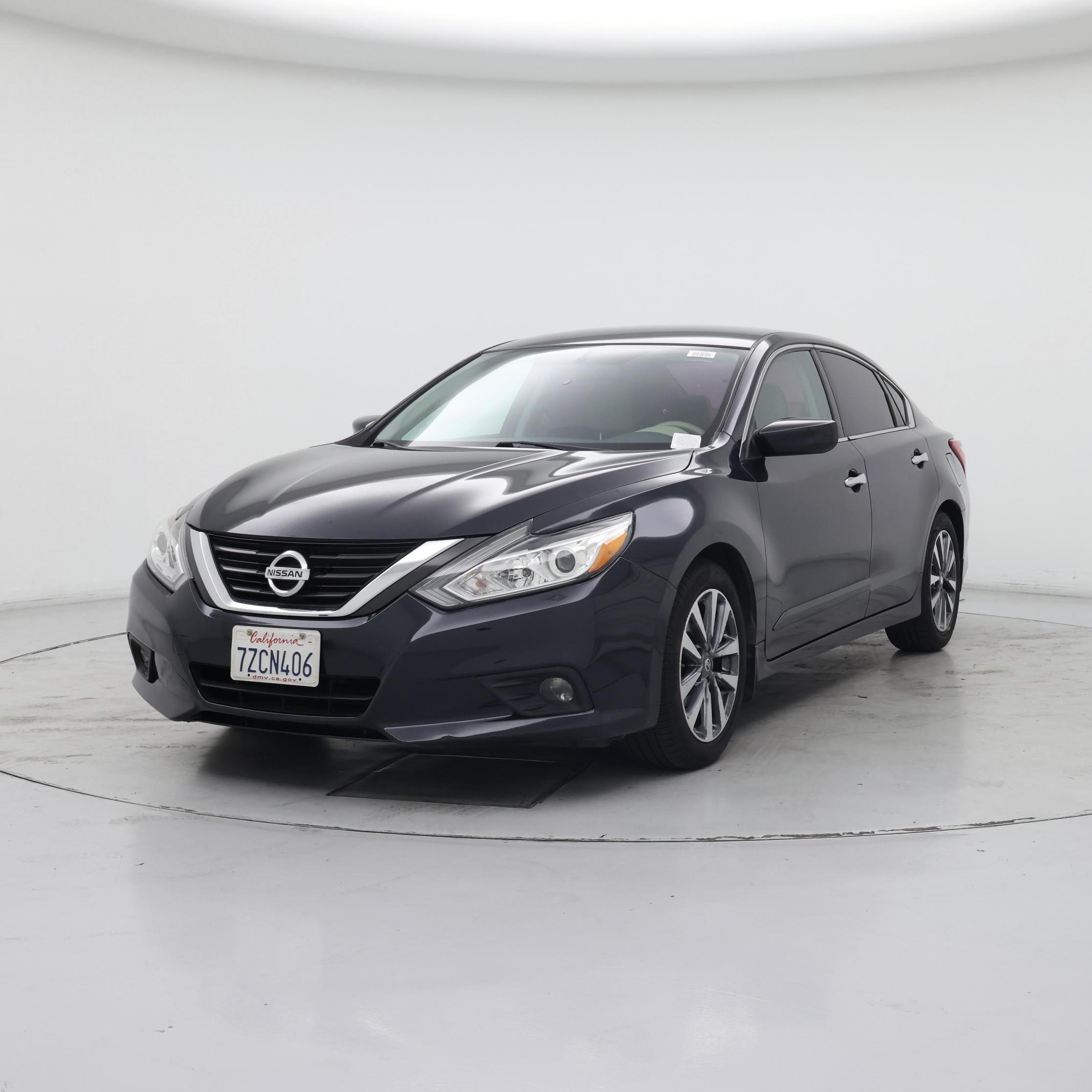 Thumbnail: 2017 Nissan Altima - 4