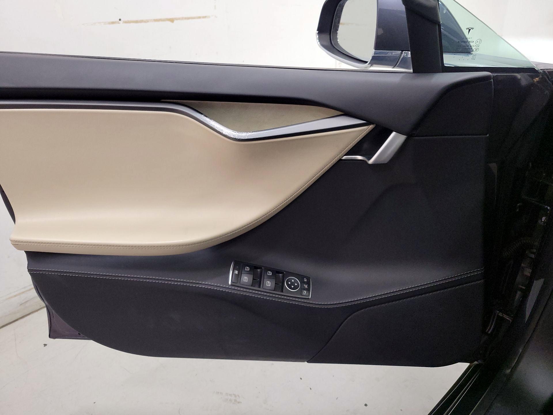 Thumbnail: 2020 Tesla Model S - 12