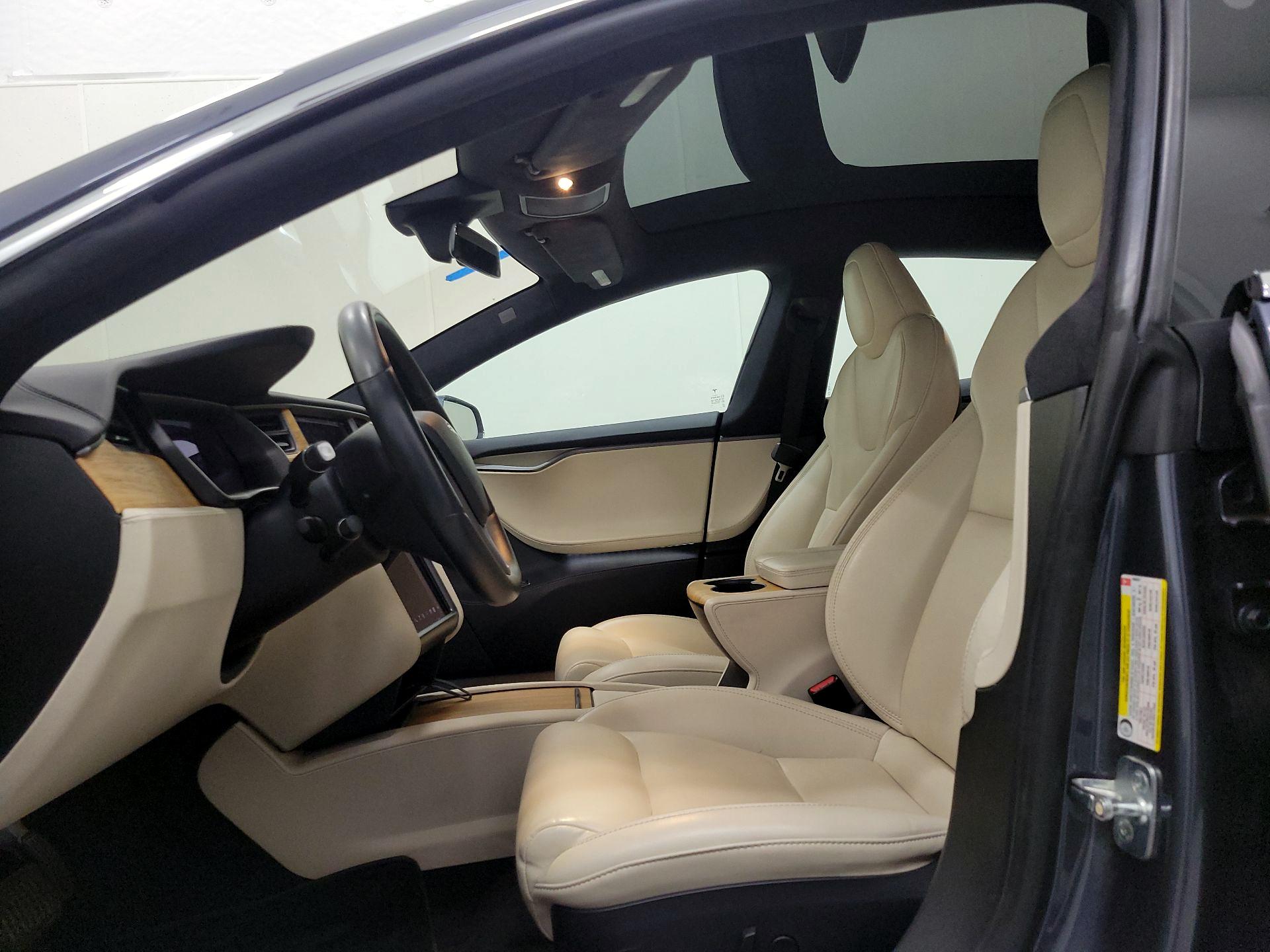Thumbnail: 2020 Tesla Model S - 17