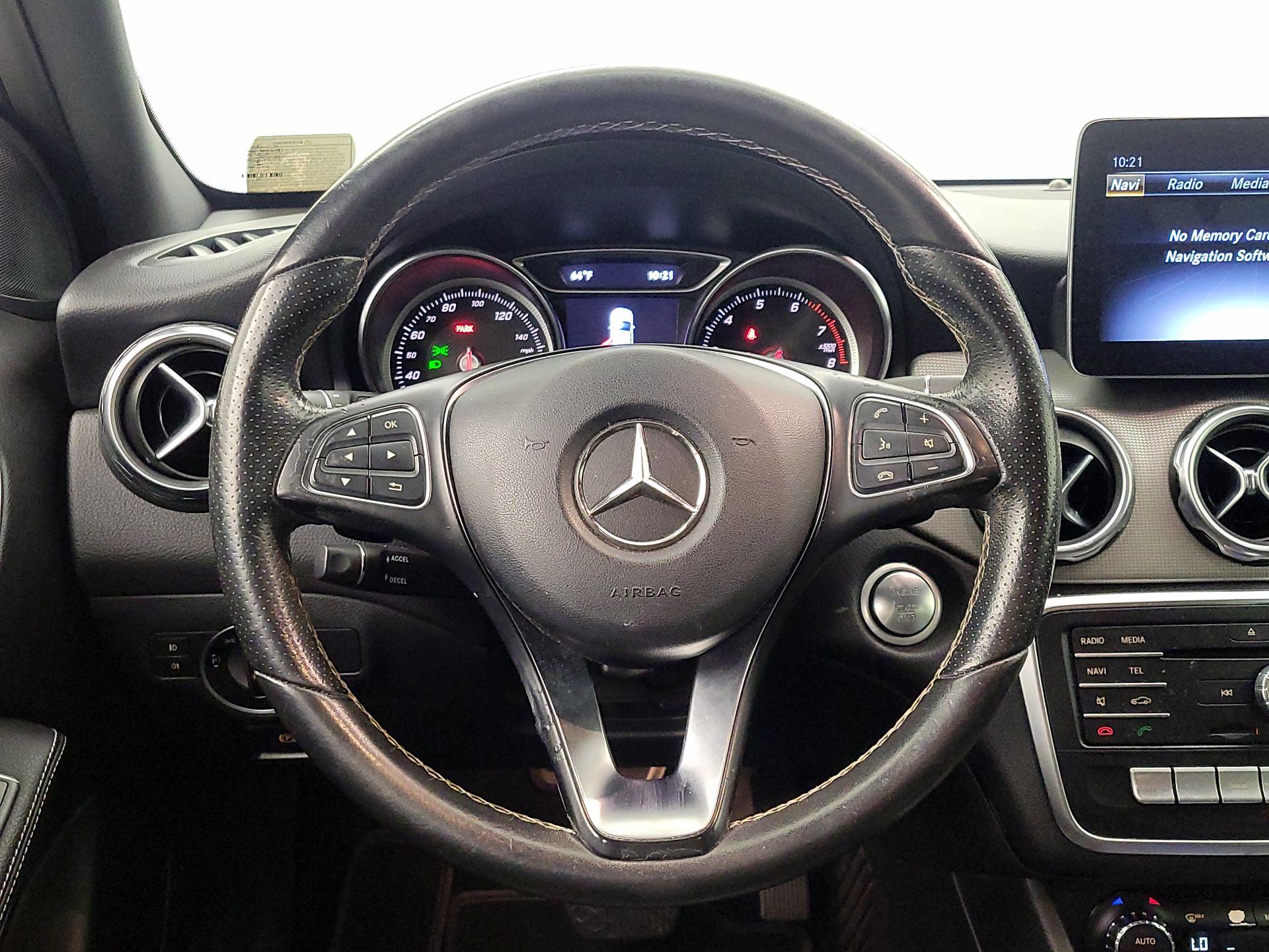 Thumbnail: 2018 Mercedes-Benz GLA - 10
