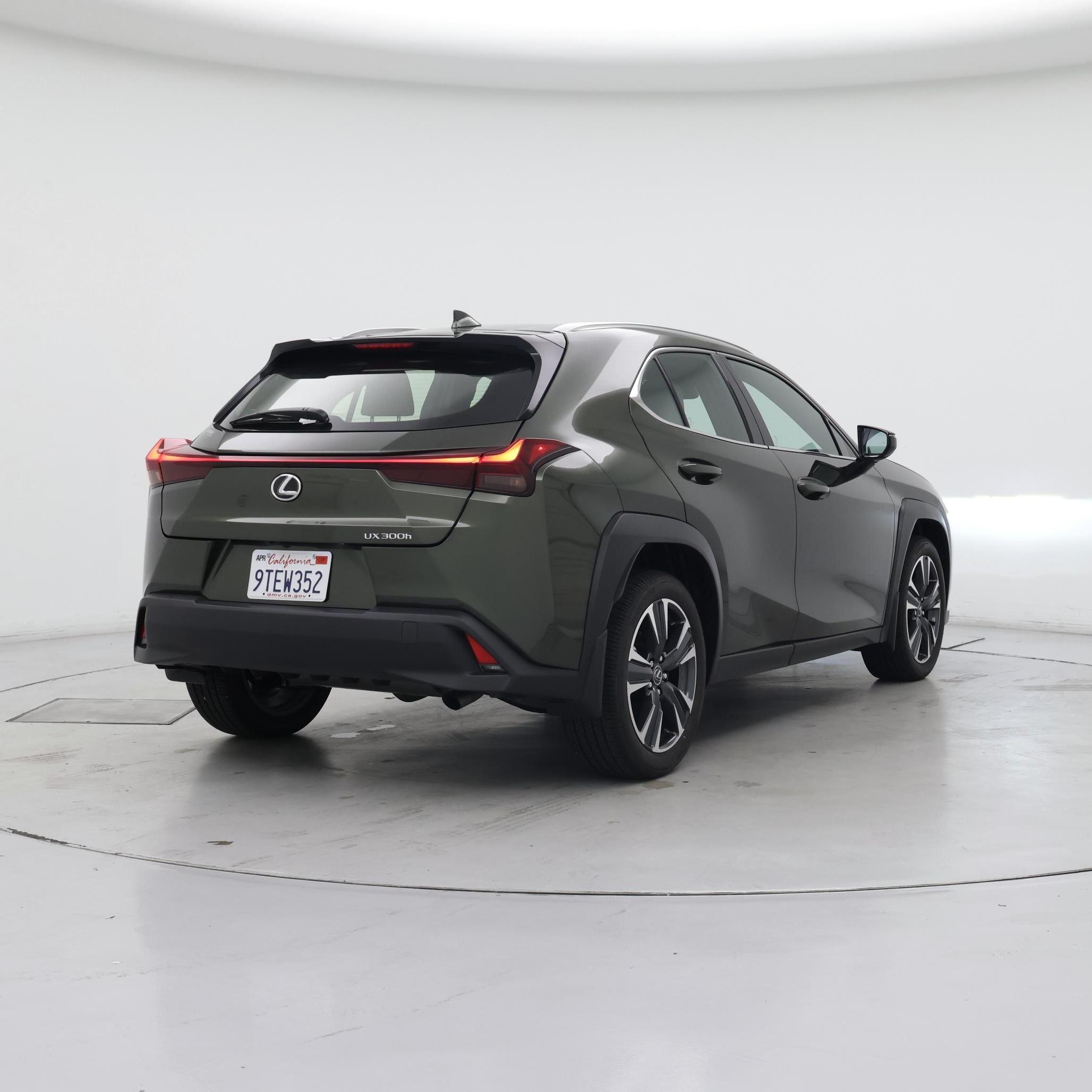 Thumbnail: 2025 Lexus UX - 8